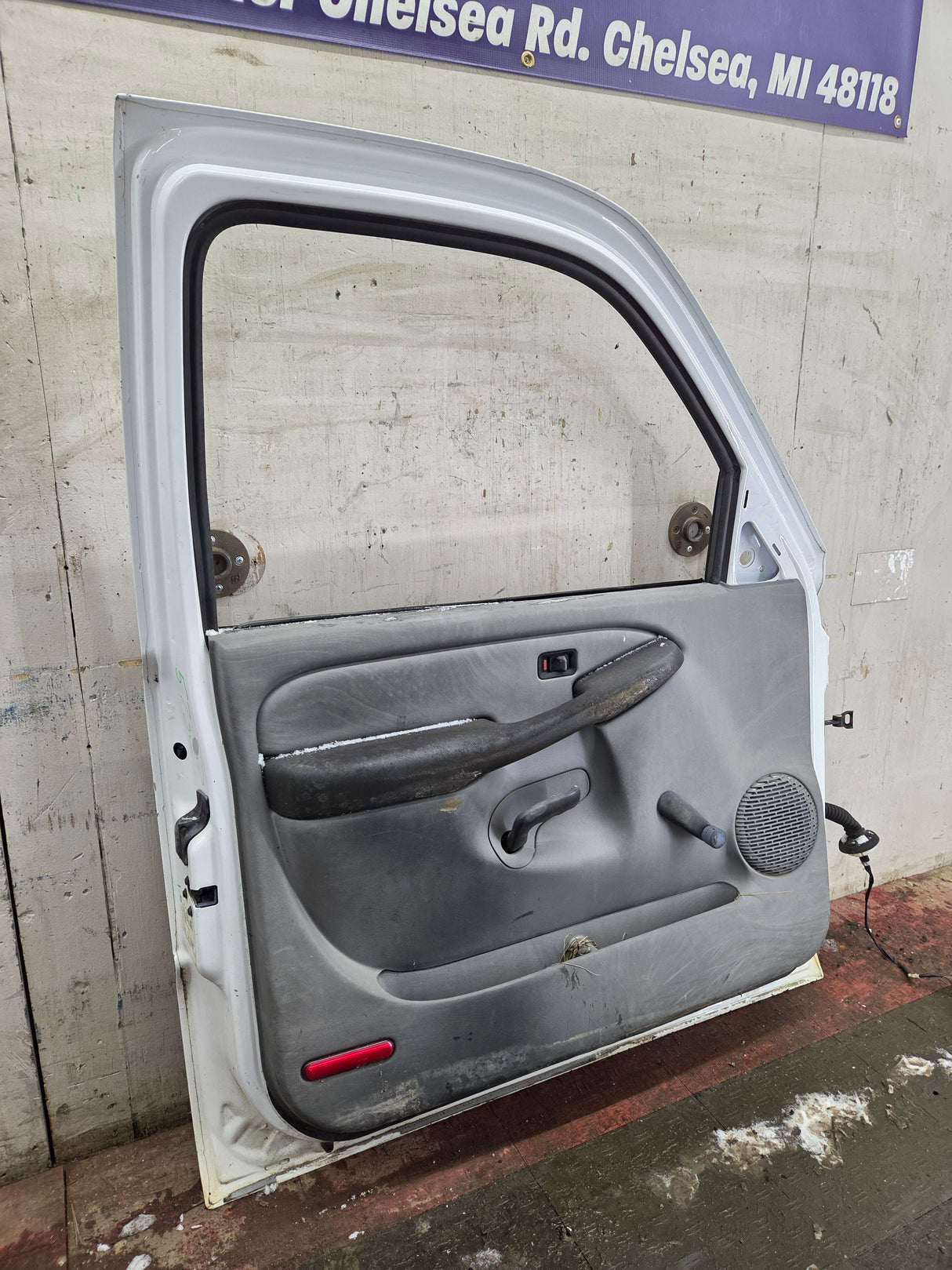 1999-2006 Chevrolet Silverado / GMC Sierra 1500 2500 3500 HD Front Driver Side Door LH