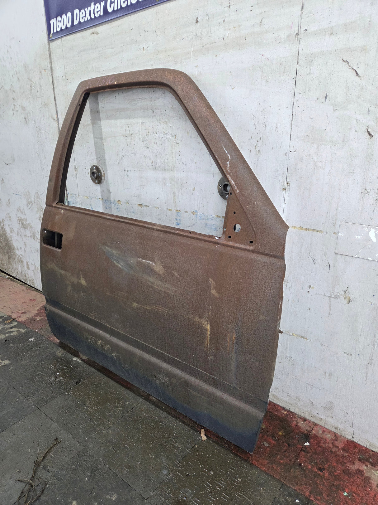1988-2000 Chevrolet Silverado Suburban GMC Sierra RH Front Passenger Door