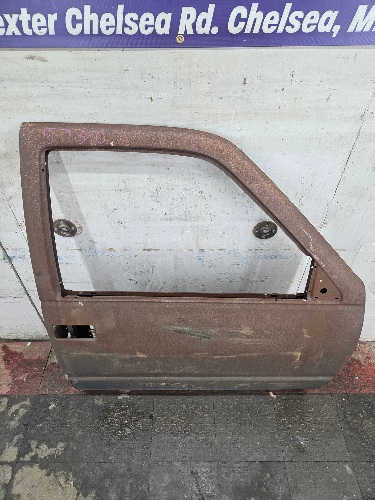 1988-2000 Chevrolet Silverado Suburban GMC Sierra RH Front Passenger Door