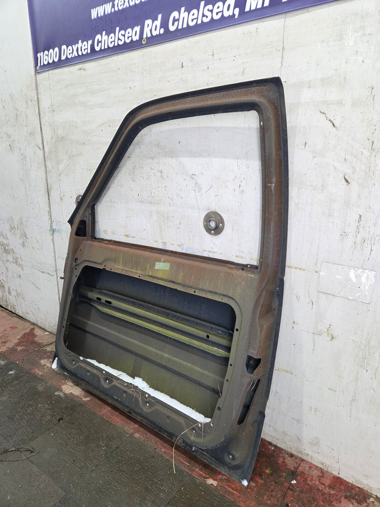 1988-2000 Chevrolet Silverado Suburban GMC Sierra RH Front Passenger Door