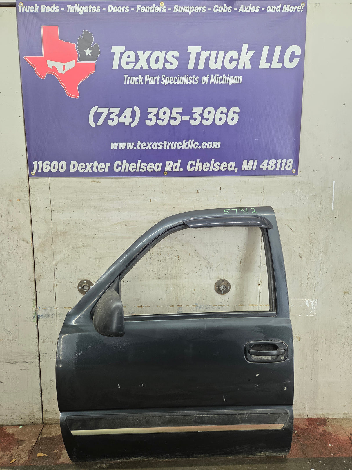 1999-2006 Chevrolet Silverado / GMC Sierra 1500 2500 3500 HD Front Driver Side Door LH
