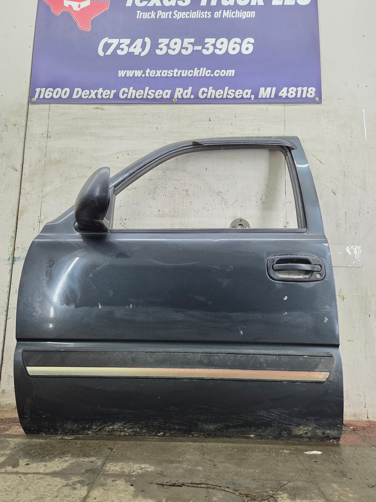1999-2006 Chevrolet Silverado / GMC Sierra 1500 2500 3500 HD Front Driver Side Door LH
