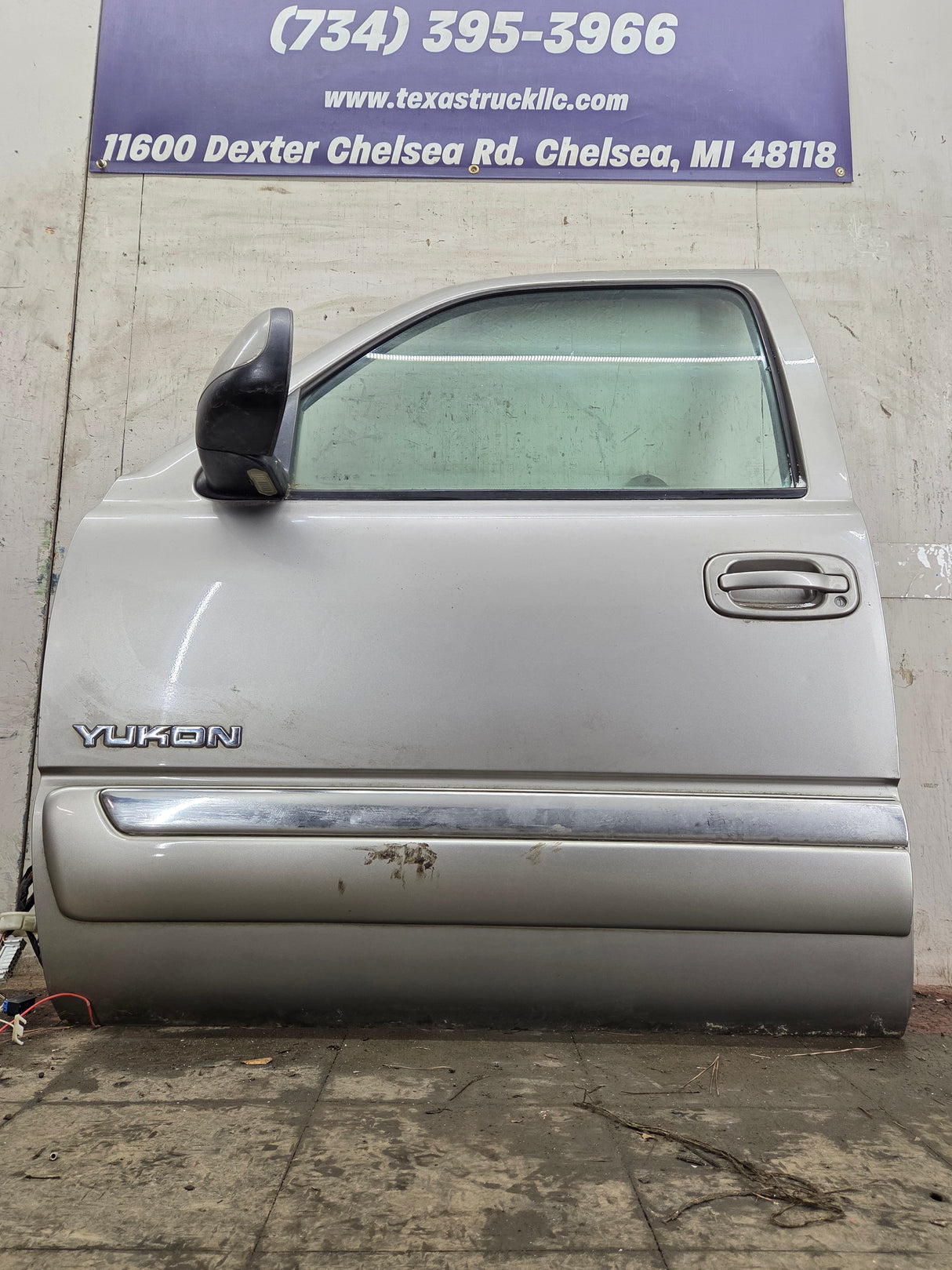 1999-2006 Chevrolet Silverado / GMC Sierra 1500 2500 3500 HD Front Driver Side Door LH