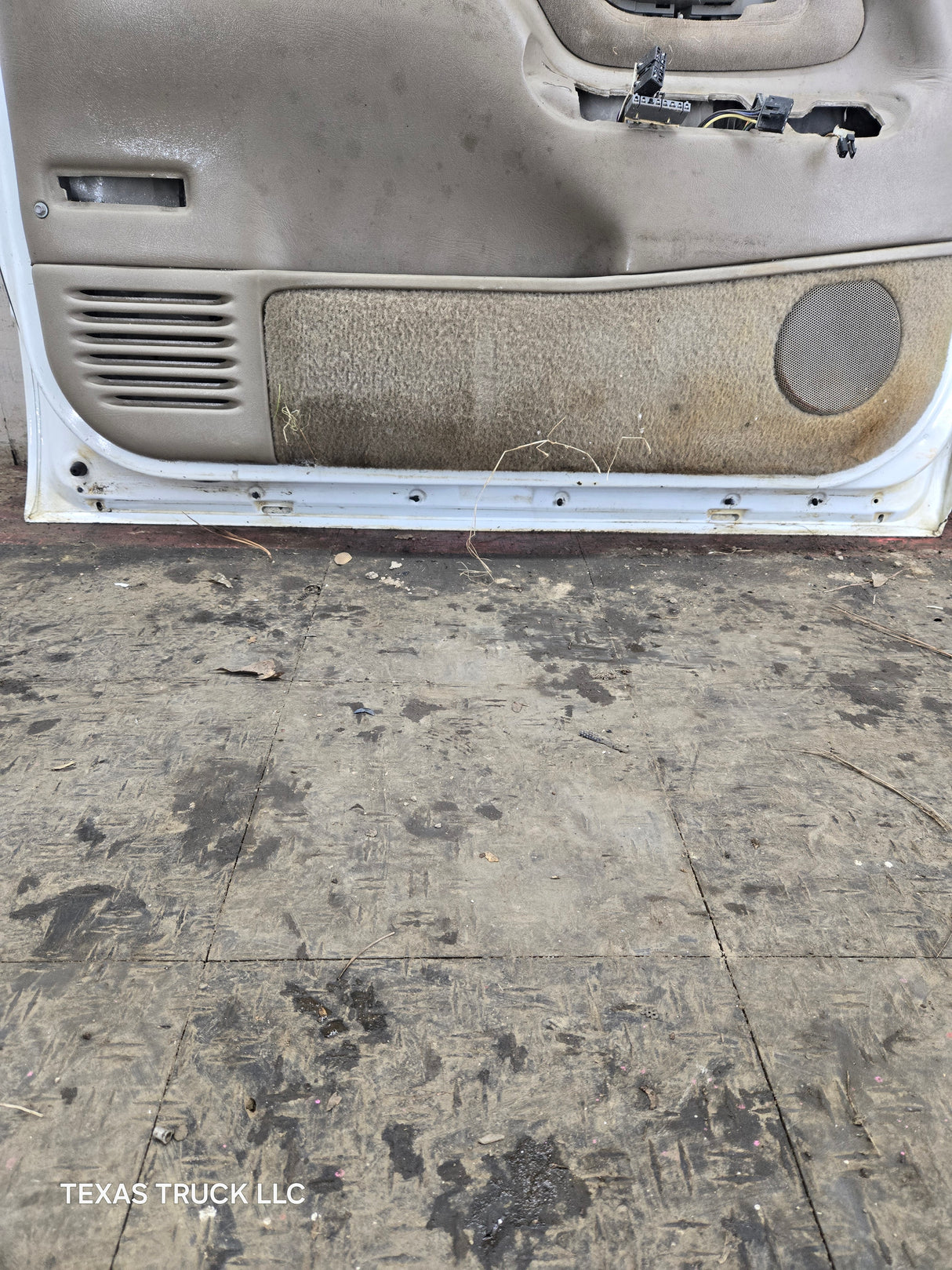 1988-2000 Chevrolet Silverado Suburban GMC Sierra LH Front Driver Door - White