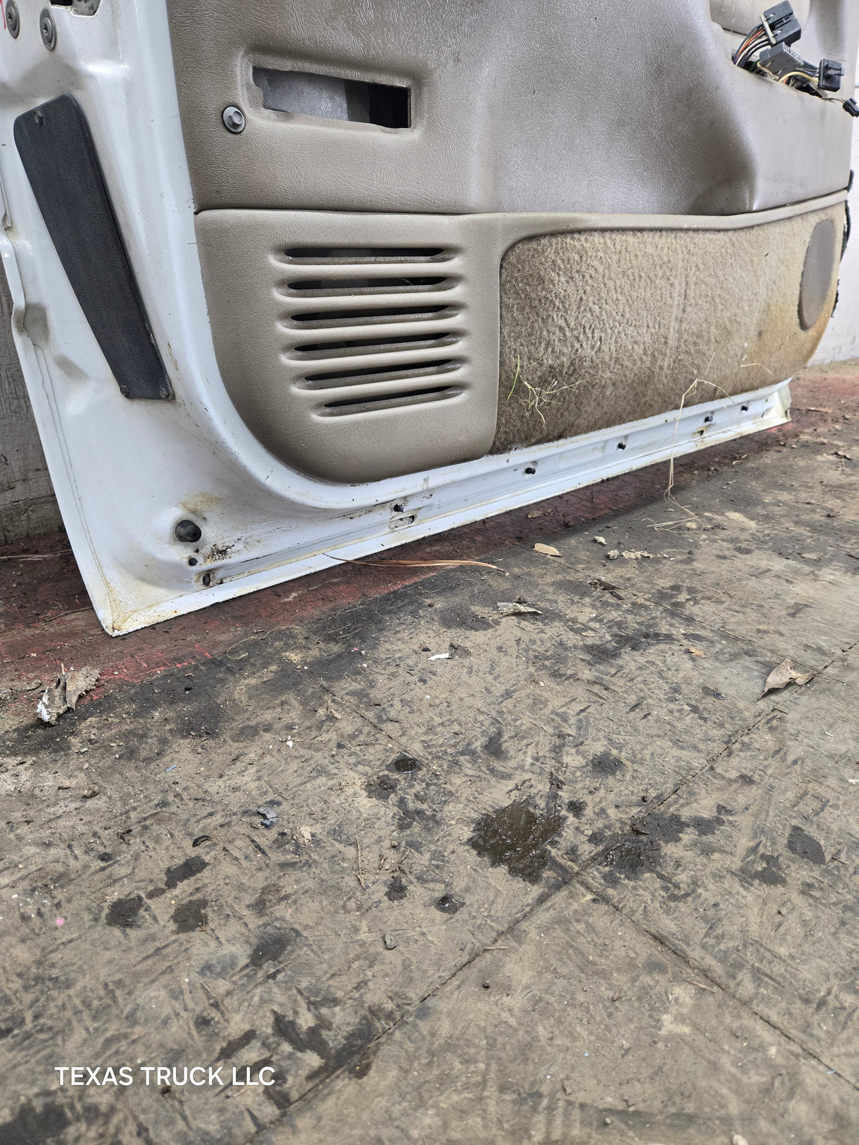 1988-2000 Chevrolet Silverado Suburban GMC Sierra LH Front Driver Door - White