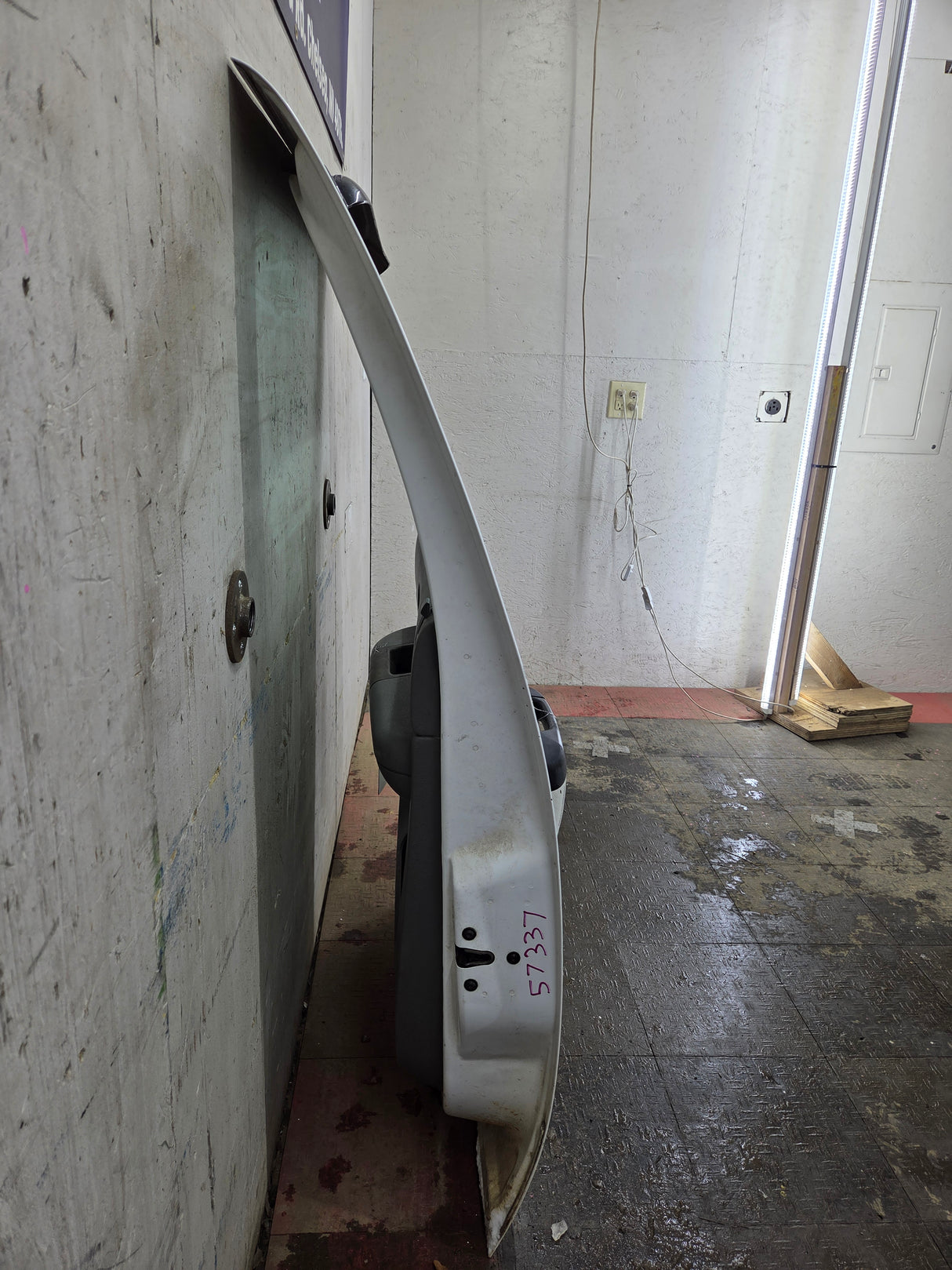 2007-2013 Chevrolet Silverado / GMC Sierra 1500 2500 3500 HD Crew Cab RH Passenger Rear Door