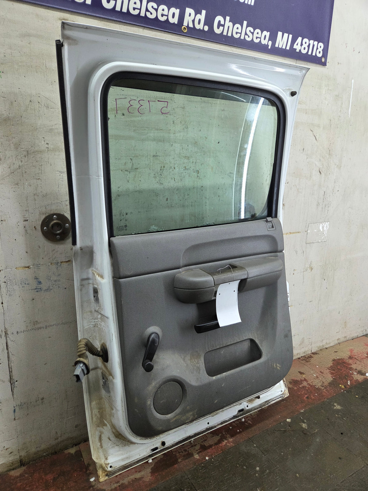 2007-2013 Chevrolet Silverado / GMC Sierra 1500 2500 3500 HD Crew Cab RH Passenger Rear Door