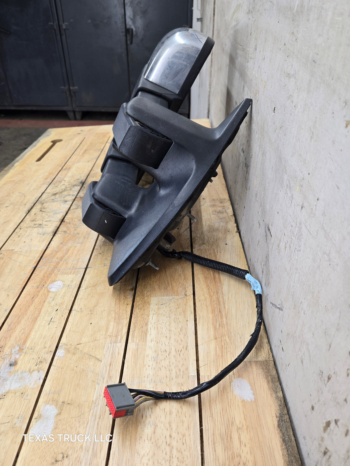 2011-2016 Ford Super Duty F250 F350 F450 F550 RH Passenger Side Power Folding & Telescoping Heated Towing Mirror OEM