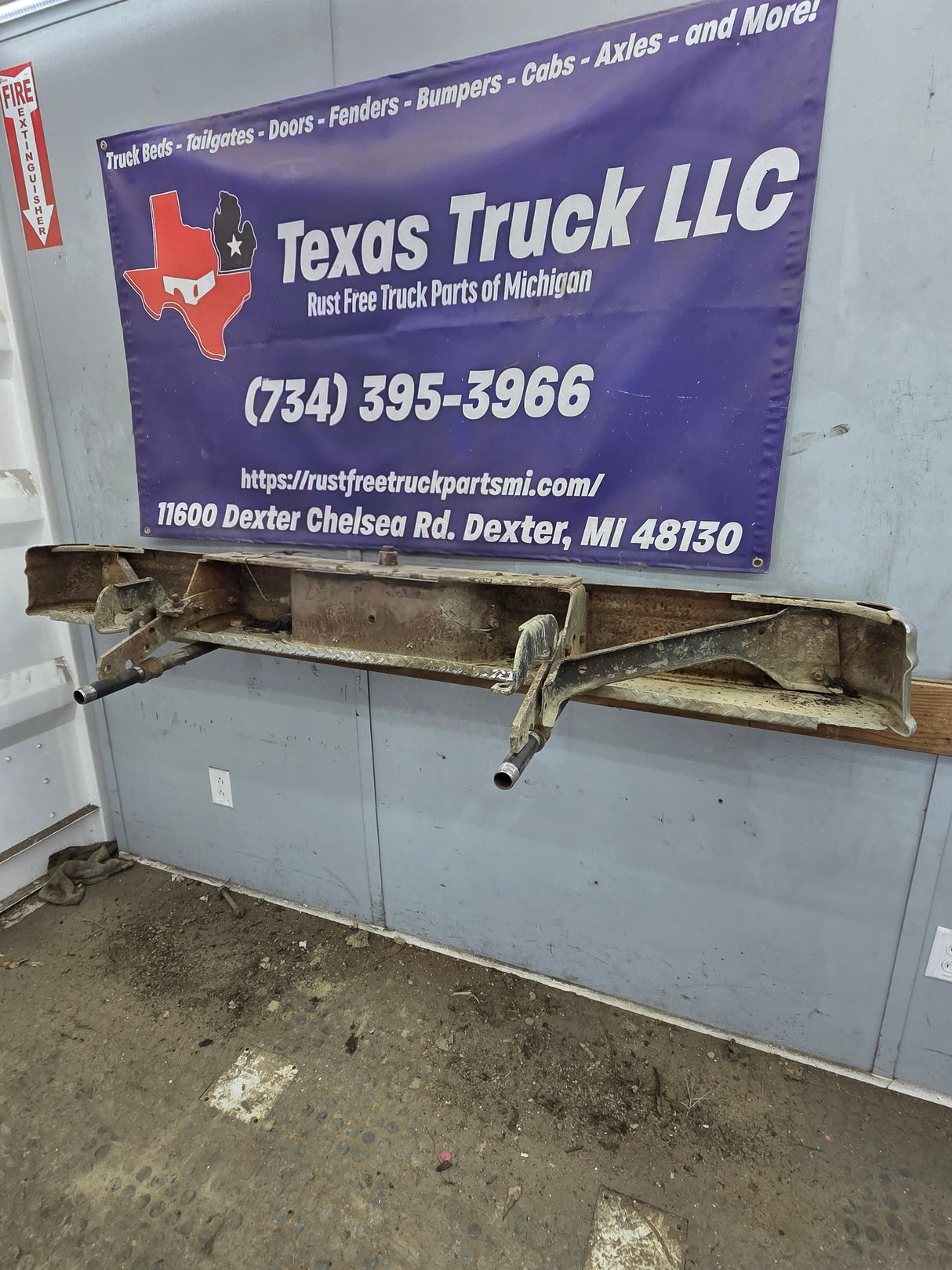 1985-1991 Chevrolet / GMC Square Body Rear Bumper 14043836