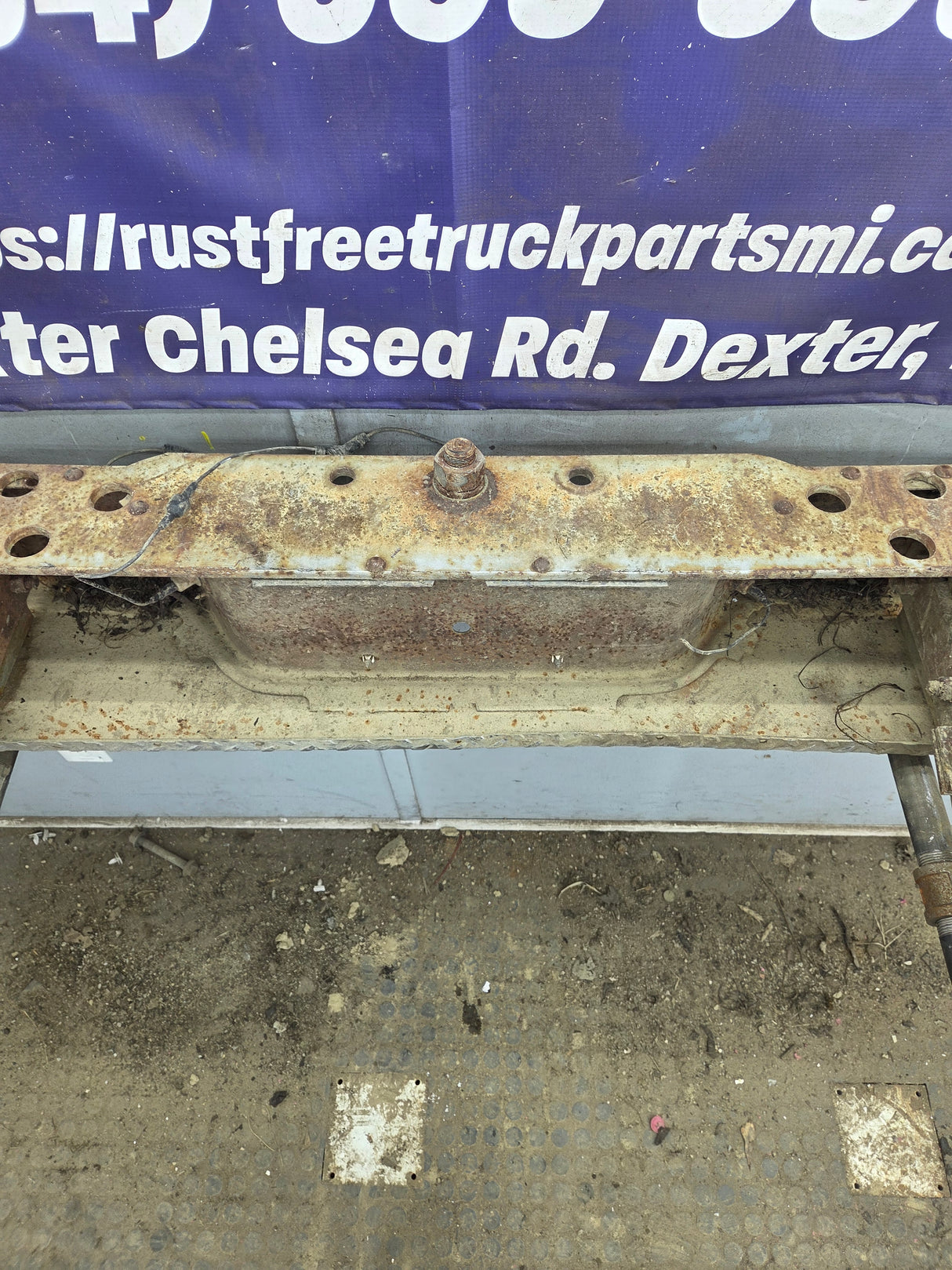 1985-1991 Chevrolet / GMC Square Body Rear Bumper 14043836