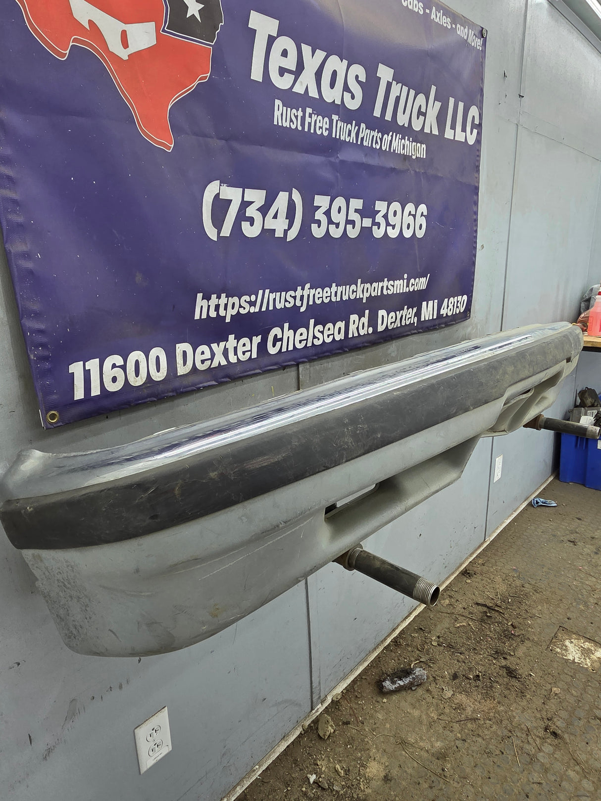 1998-2004 Chevrolet Blazer S10 Front Bumper W/Brackets Chrome