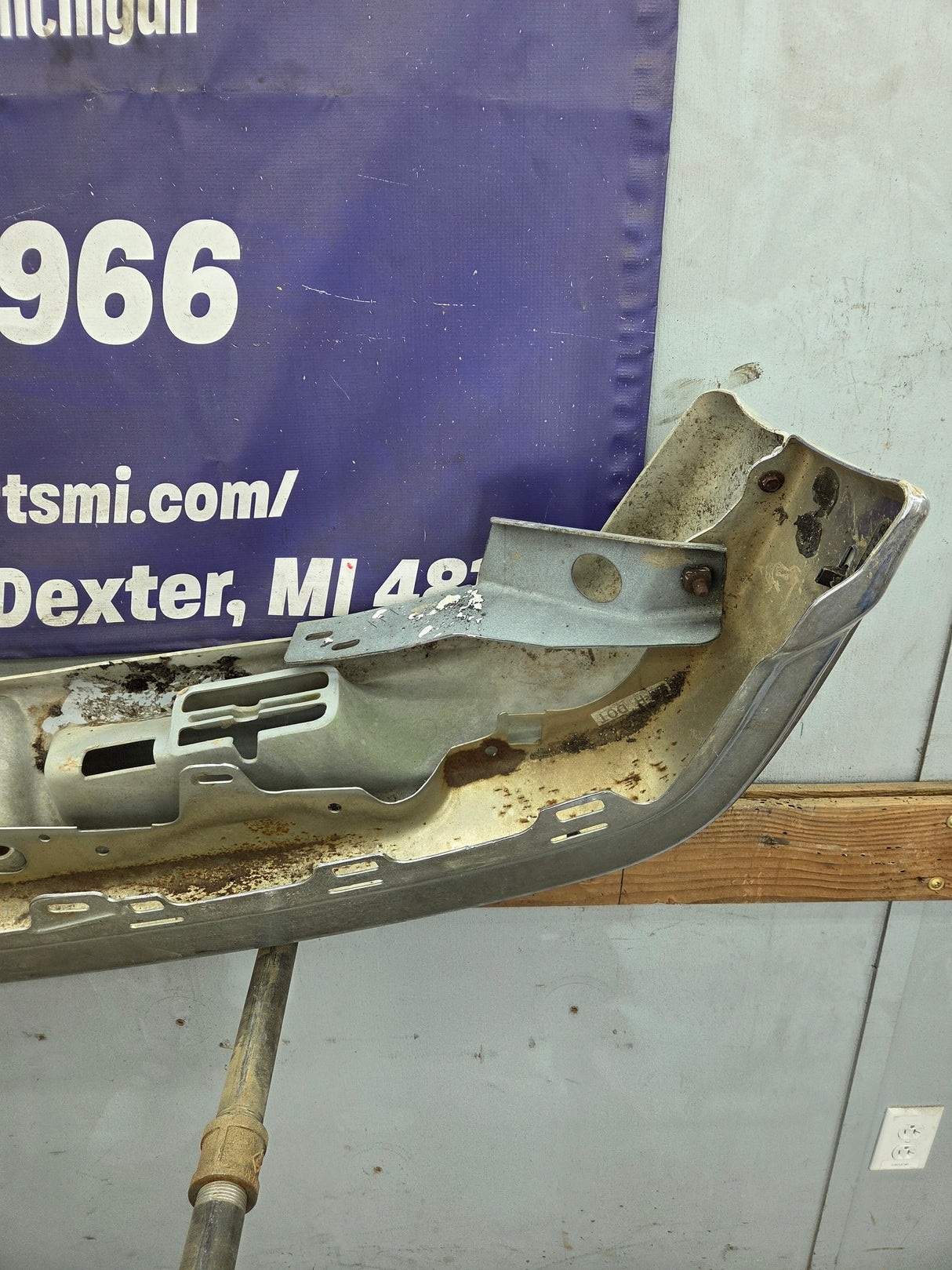 1998-2004 Chevrolet Blazer S10 Front Bumper W/Brackets Chrome