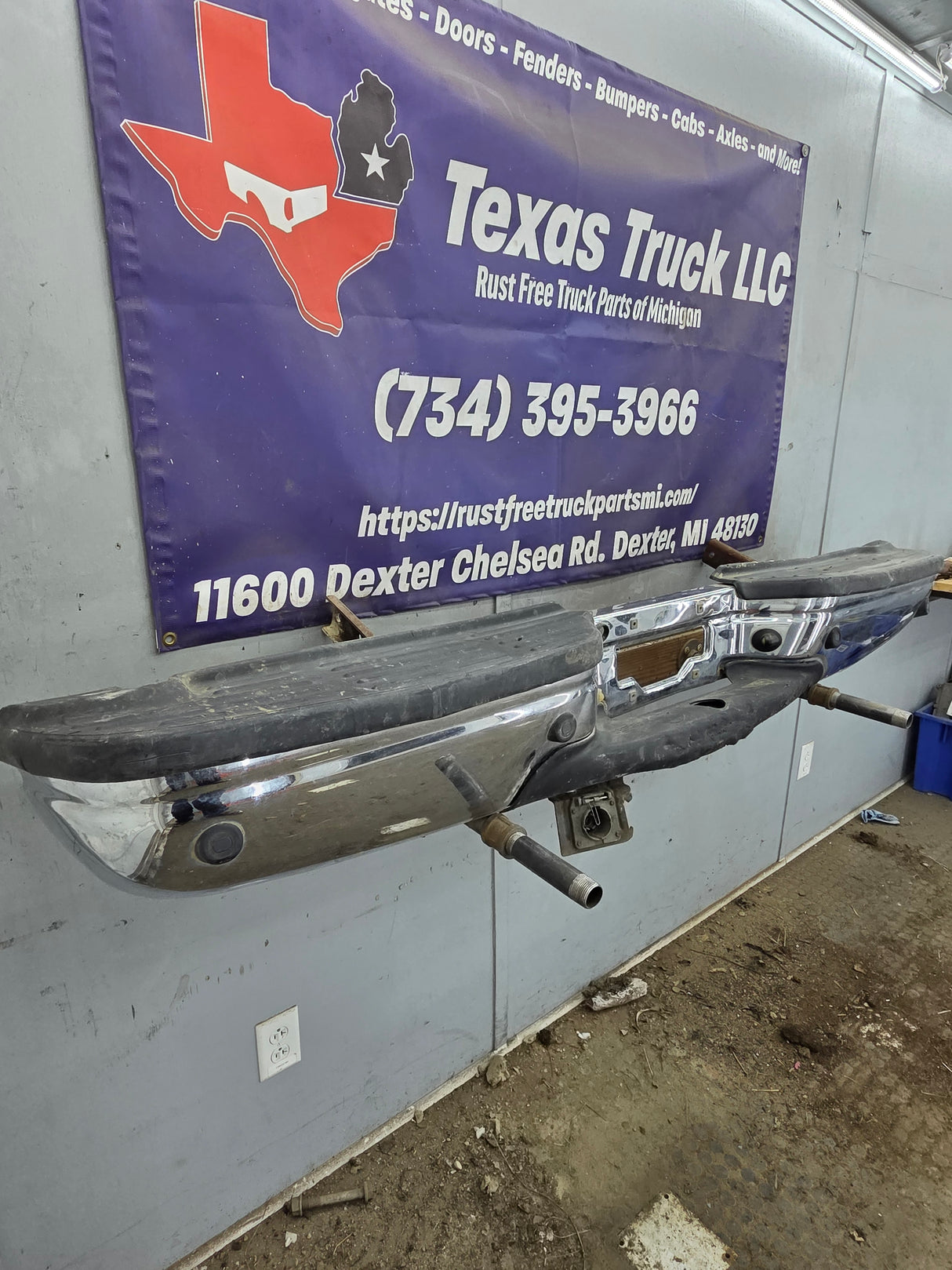 1999-2007 Ford Super Duty F250 F350 F450 F550 Rear Bumper With Parking Sensors