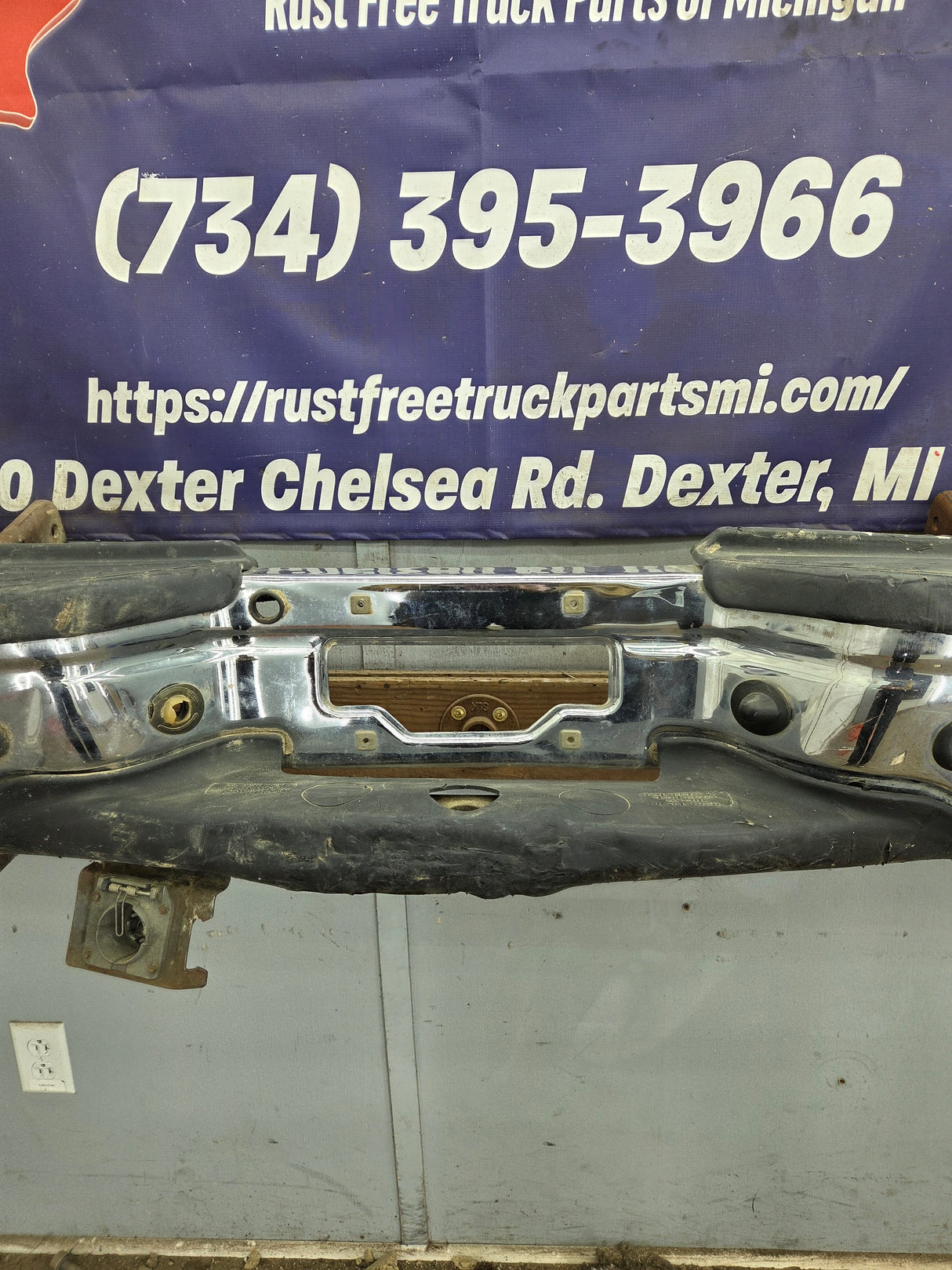 1999-2007 Ford Super Duty F250 F350 F450 F550 Rear Bumper With Parking Sensors