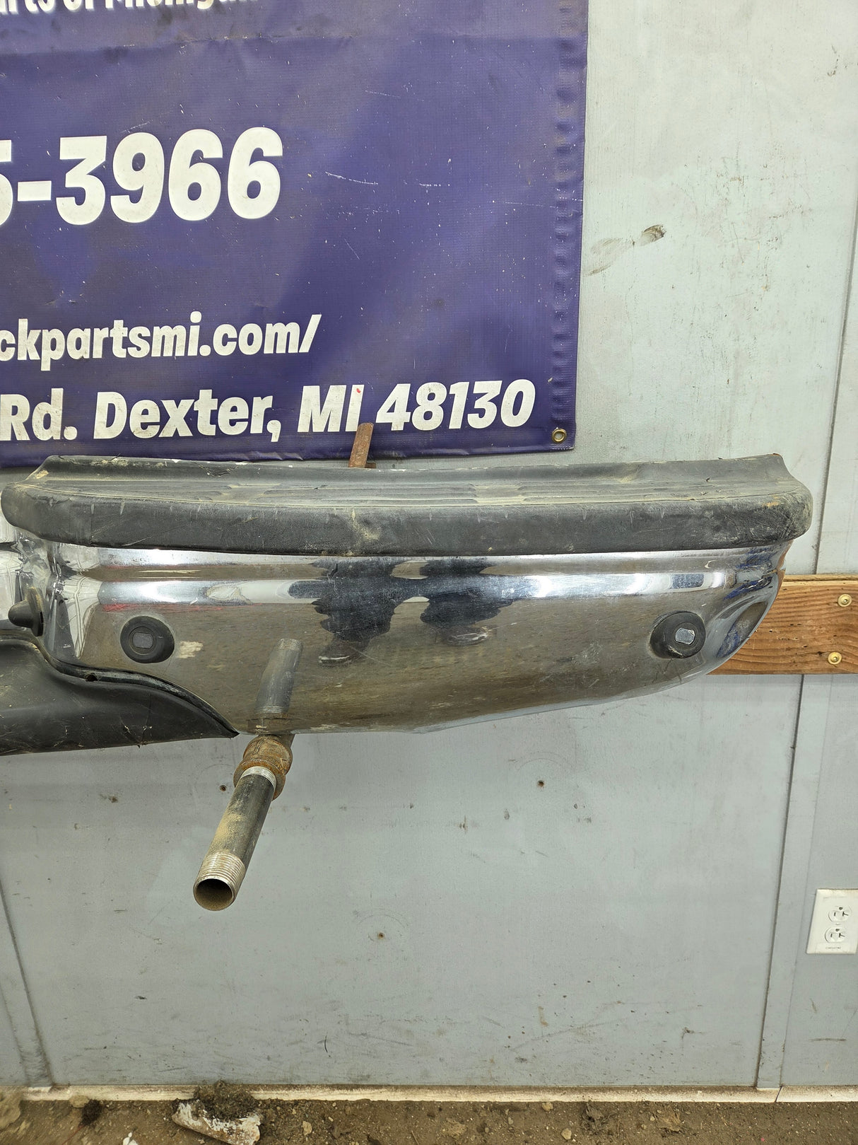 1999-2007 Ford Super Duty F250 F350 F450 F550 Rear Bumper With Parking Sensors