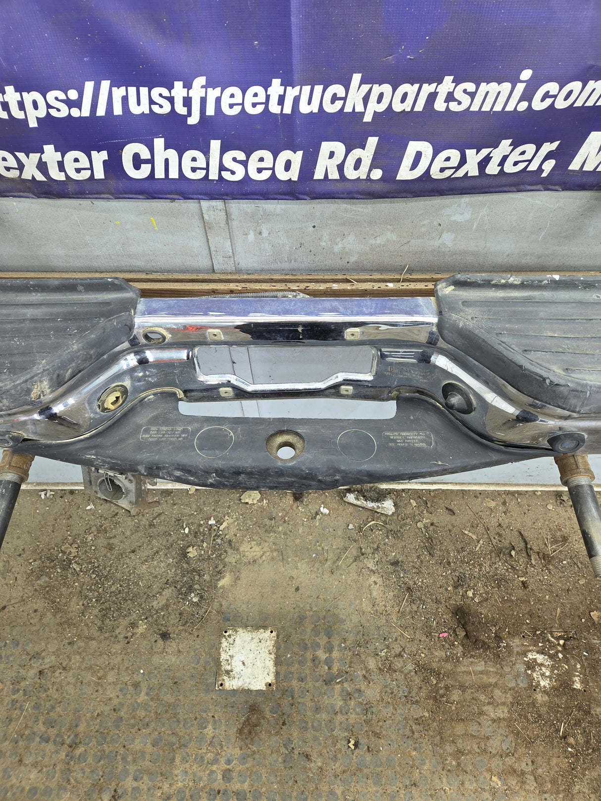 1999-2007 Ford Super Duty F250 F350 F450 F550 Rear Bumper With Parking Sensors