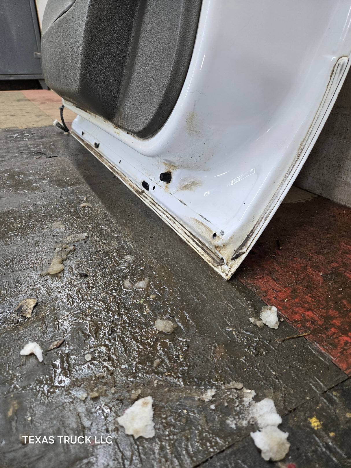 2007-2013 Chevrolet Silverado / GMC Sierra 1500 2500 3500 HD RH Front Passenger Side Door