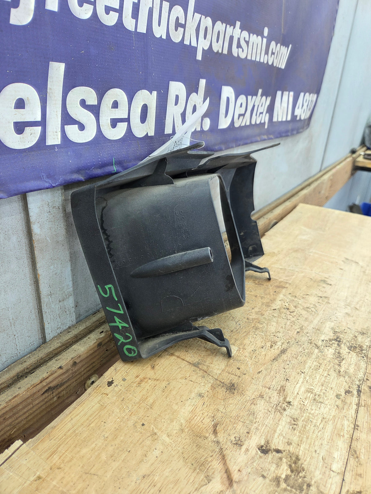 1999-2004 Ford Super Duty F250 F350 F450 F550 RH Right Passenger Headlight Bezel Surround Trim Ring