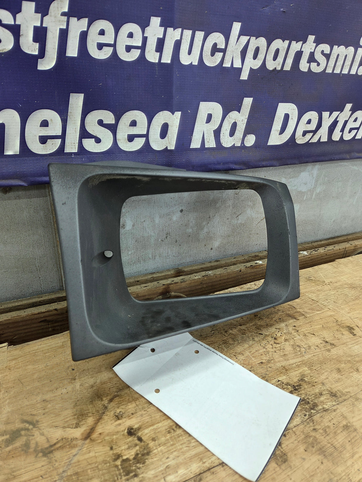 1999-2004 Ford Super Duty F250 F350 F450 F550 LH Driver Side Headlight Bezel Surround Trim Ring