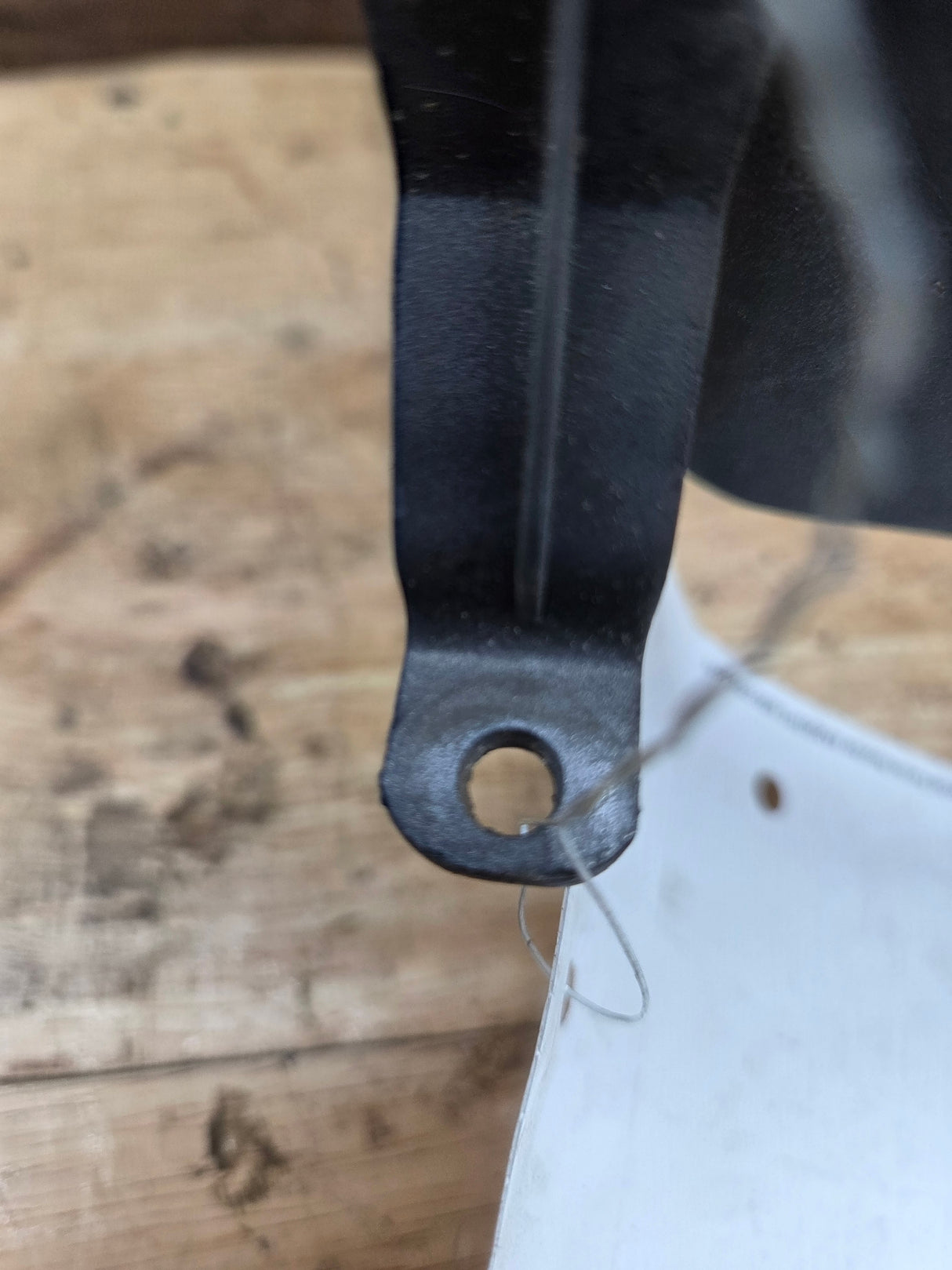 1999-2004 Ford Super Duty F250 F350 F450 F550 LH Driver Side Headlight Bezel Surround Trim Ring