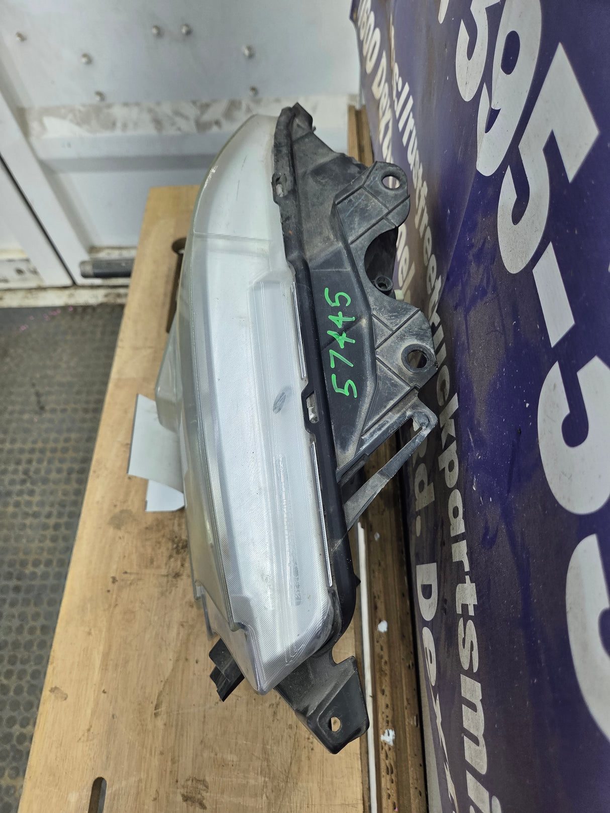 2015-2017 Ford F150 RH Passenger Side Headlight Halogen - FL3Z13008A-PFM