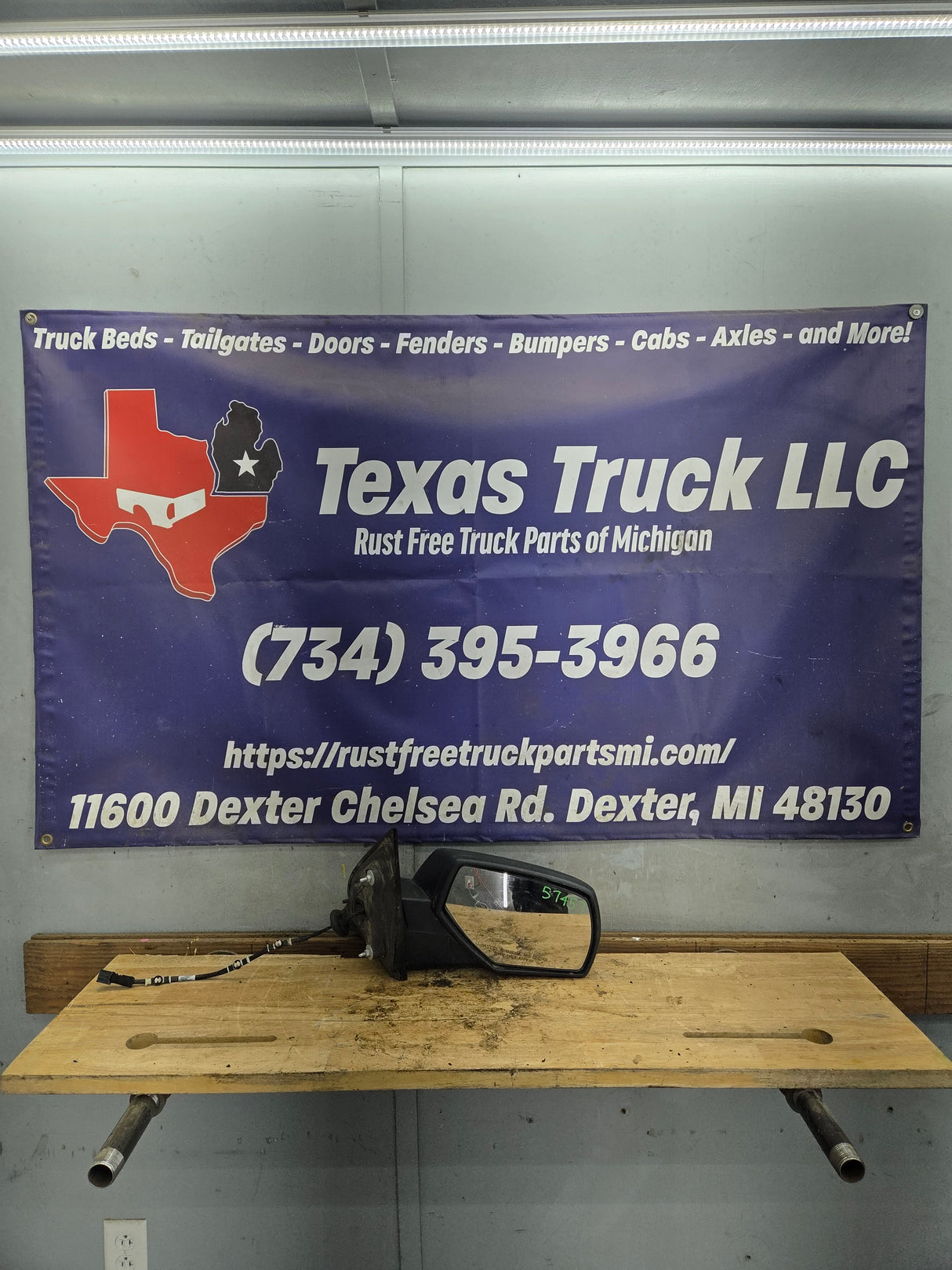 2014-2019 Chevrolet Silverado/GMC Sierra 1500 2500 3500 Right Side Passenger Side Mirror 23180069