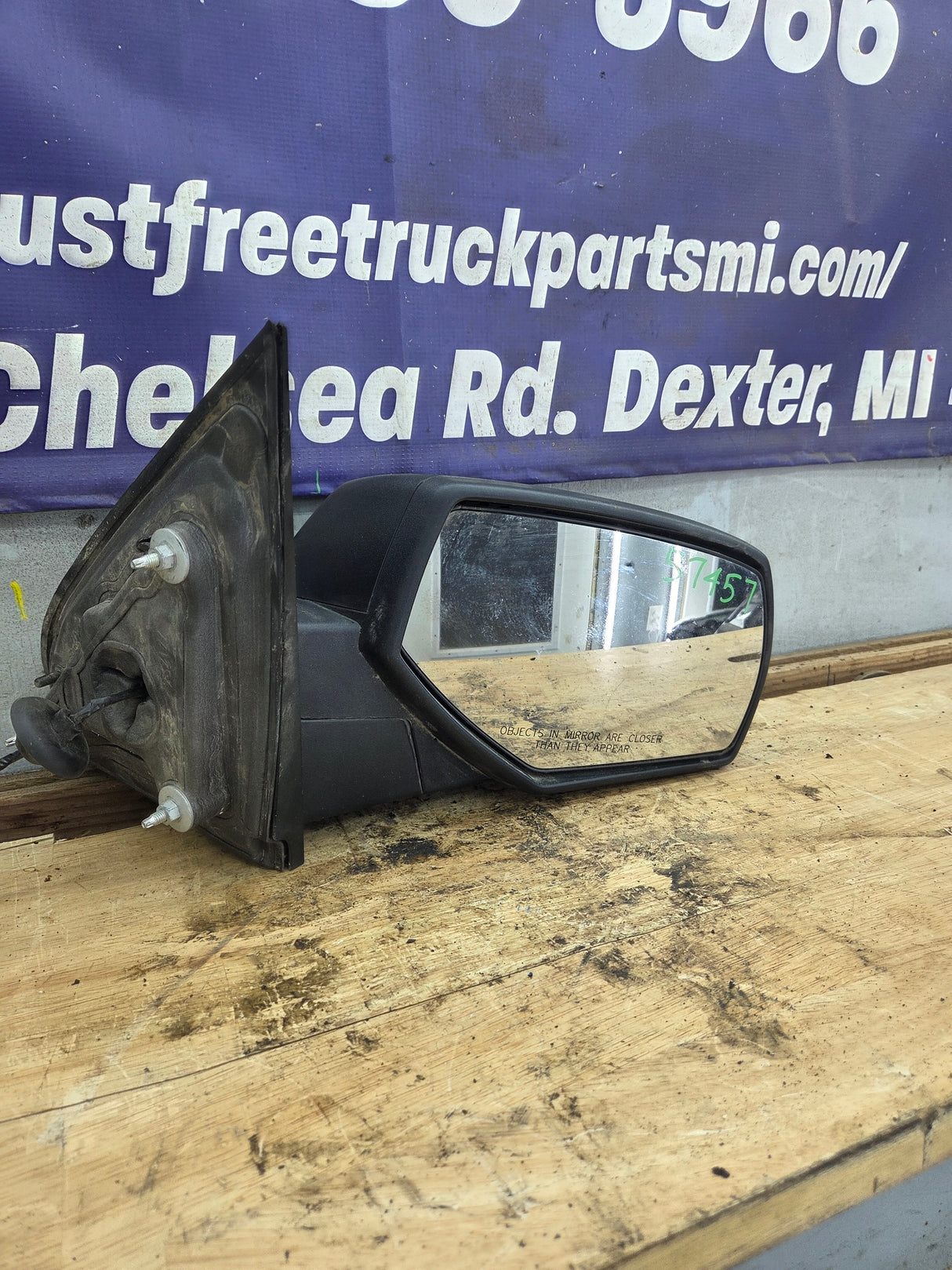 2014-2019 Chevrolet Silverado/GMC Sierra 1500 2500 3500 Right Side Passenger Side Mirror 23180069