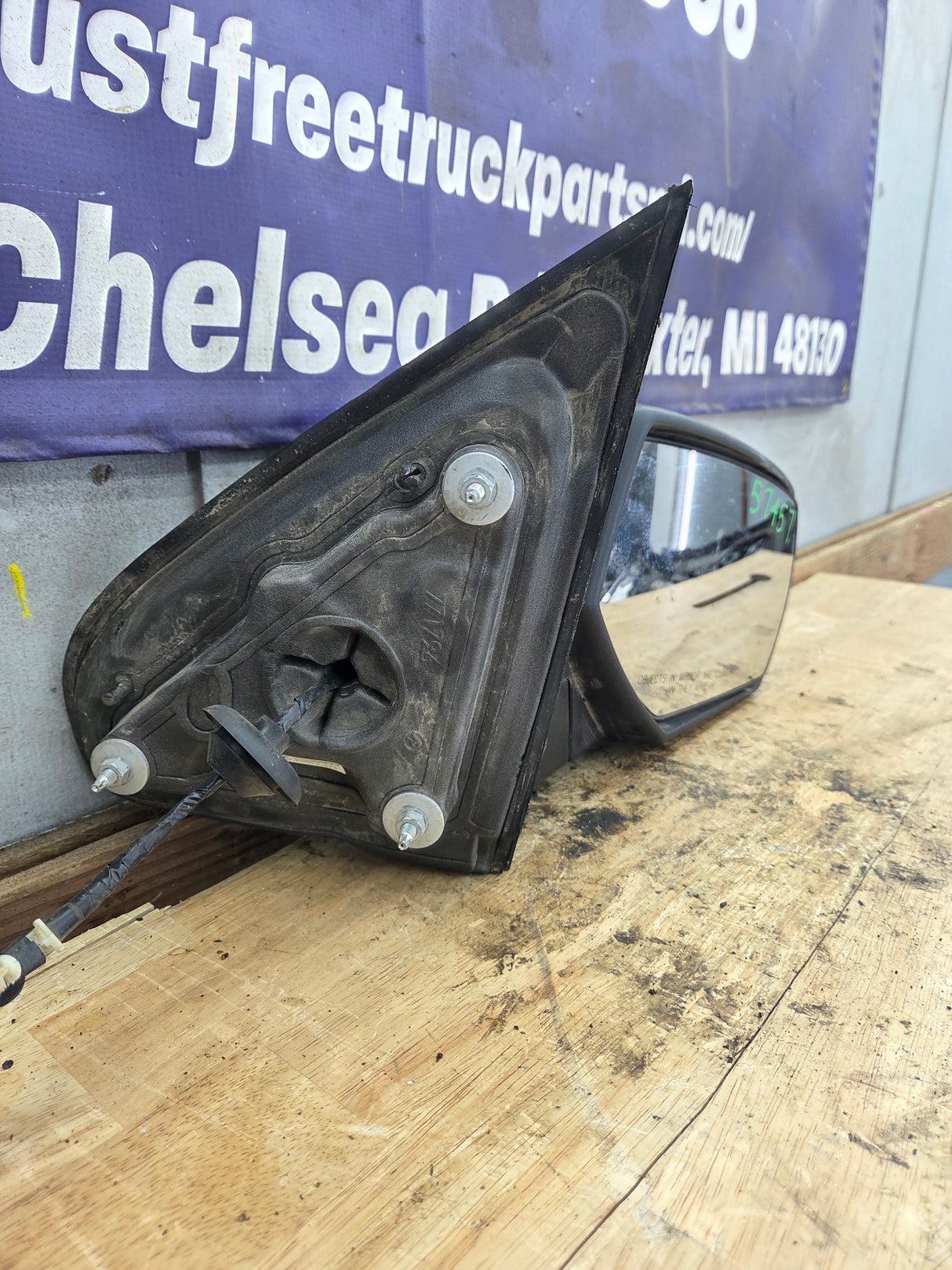 2014-2019 Chevrolet Silverado/GMC Sierra 1500 2500 3500 Right Side Passenger Side Mirror 23180069