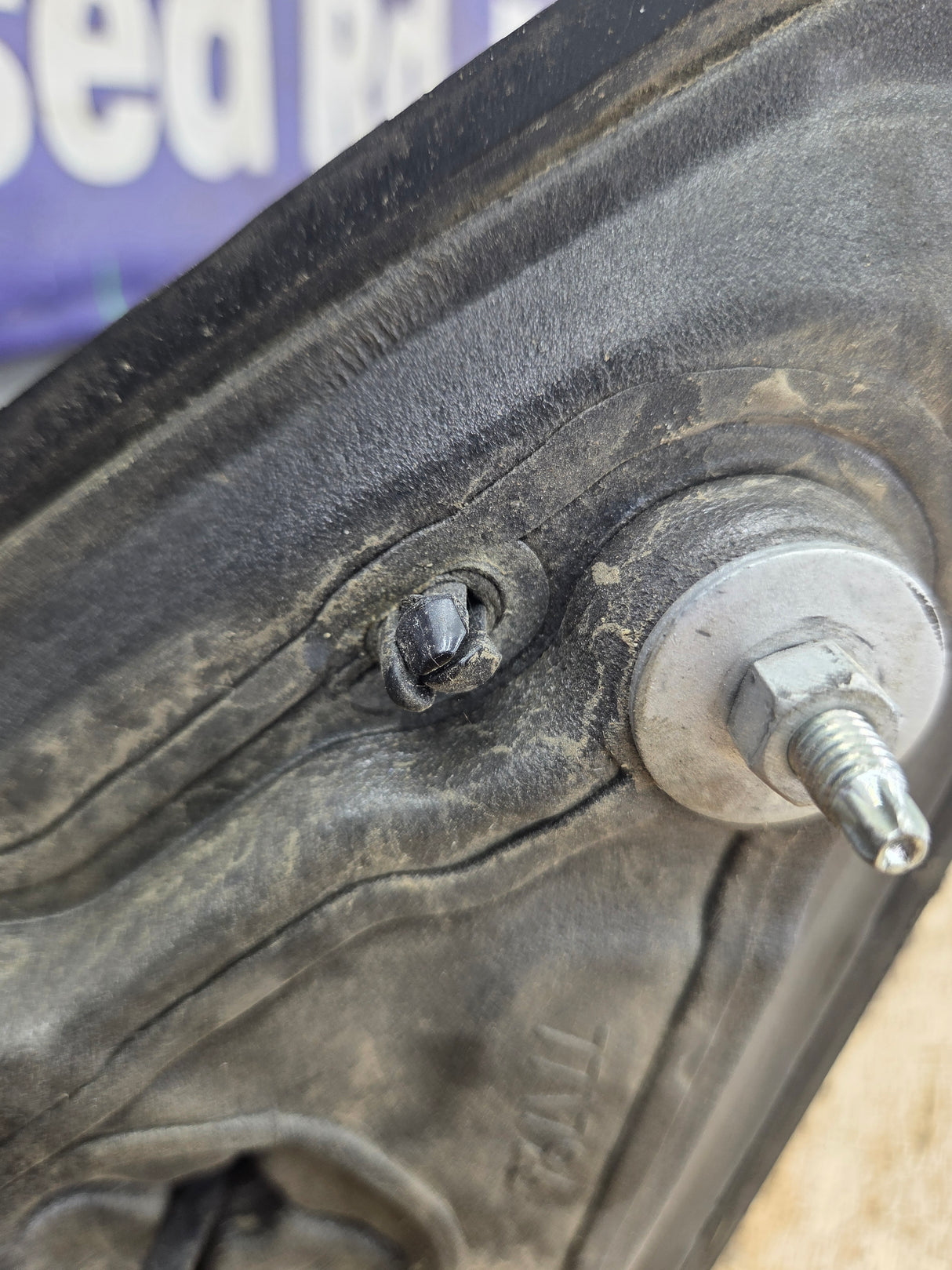 2014-2019 Chevrolet Silverado/GMC Sierra 1500 2500 3500 Right Side Passenger Side Mirror 23180069