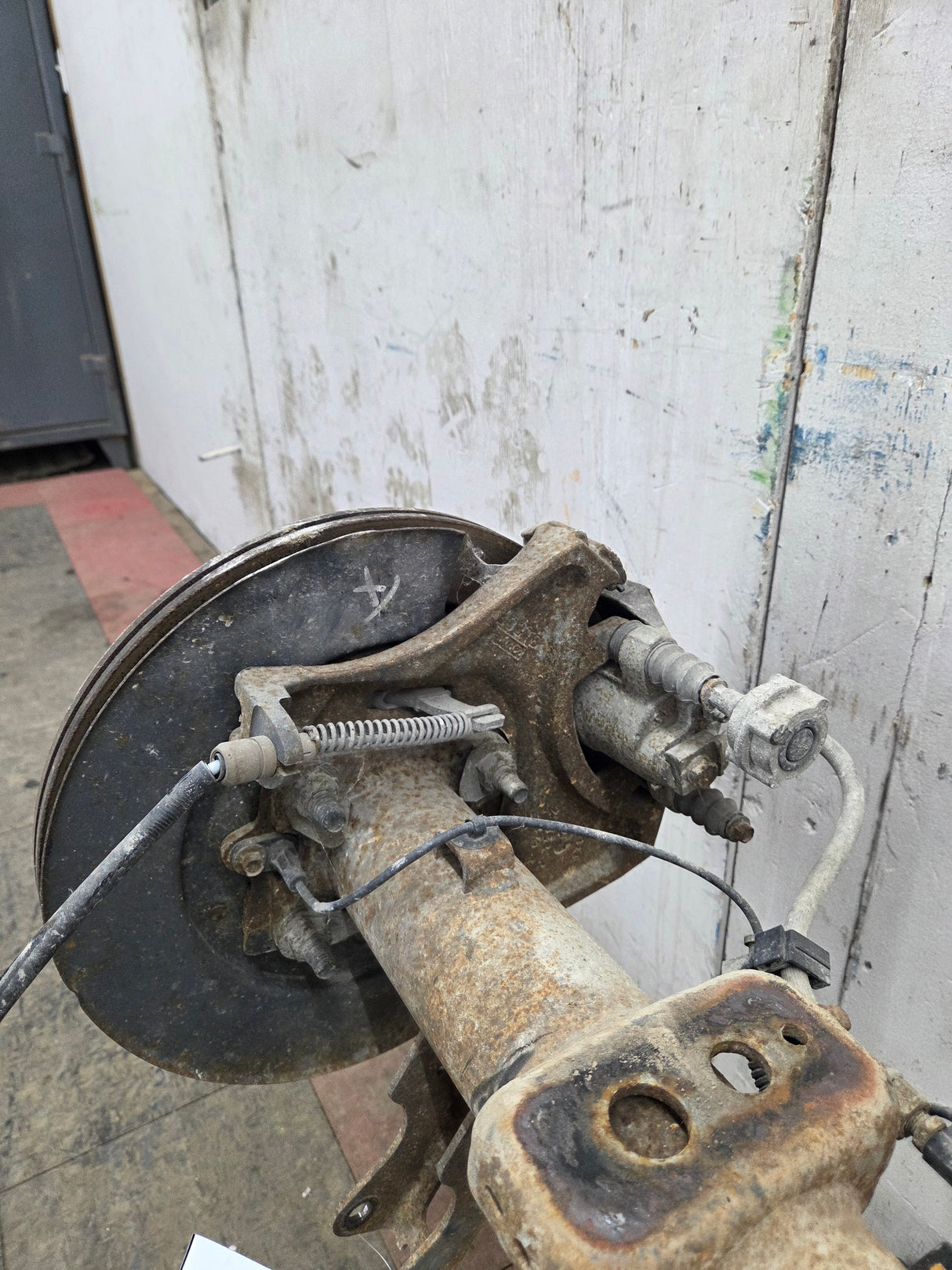 2009-2011 Ford F150 9.75" Rear Axle 3.73 Gear Ratio Limited Slip