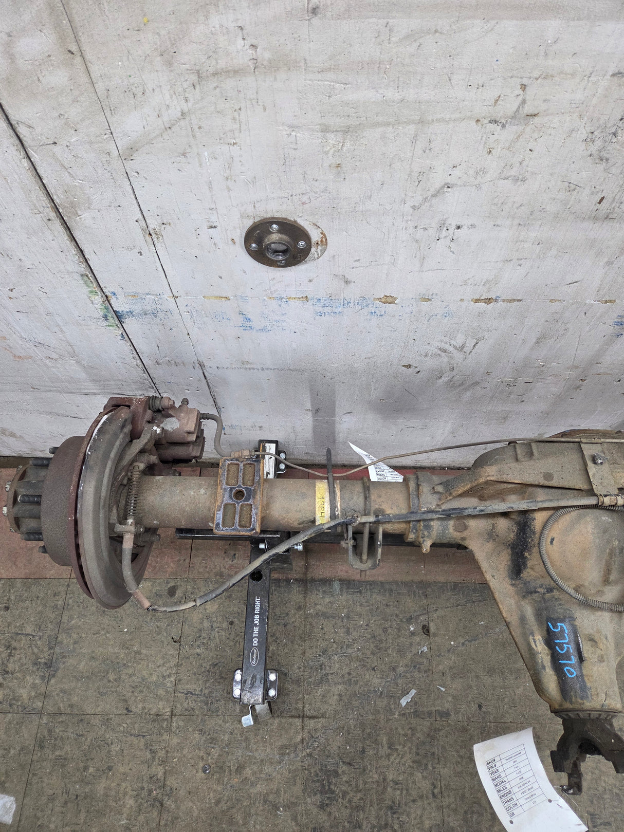 1999-2001 Ford Super Duty F250 F350 SRW Rear Axle 3.73 Ratio