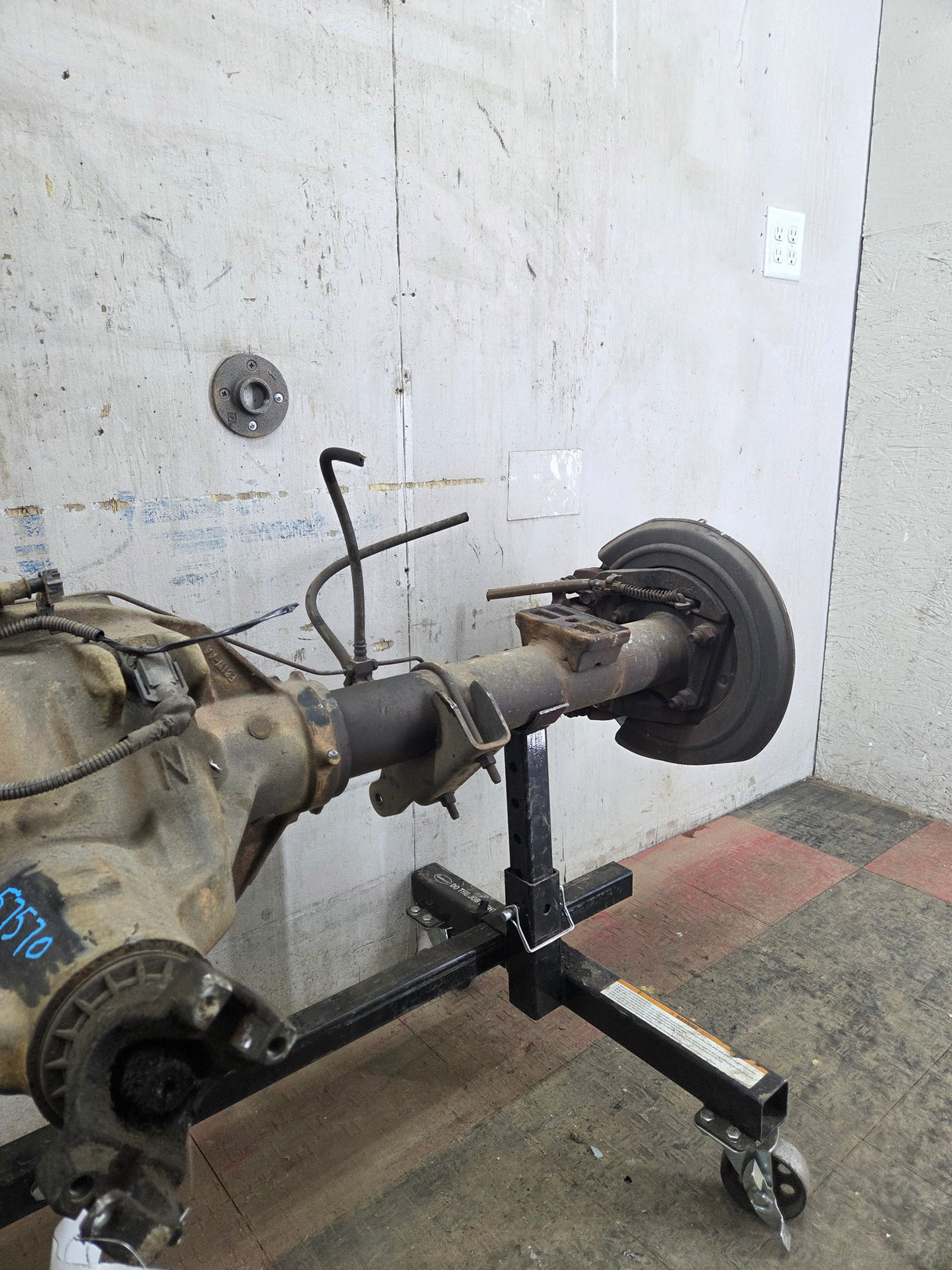 1999-2001 Ford Super Duty F250 F350 SRW Rear Axle 3.73 Ratio