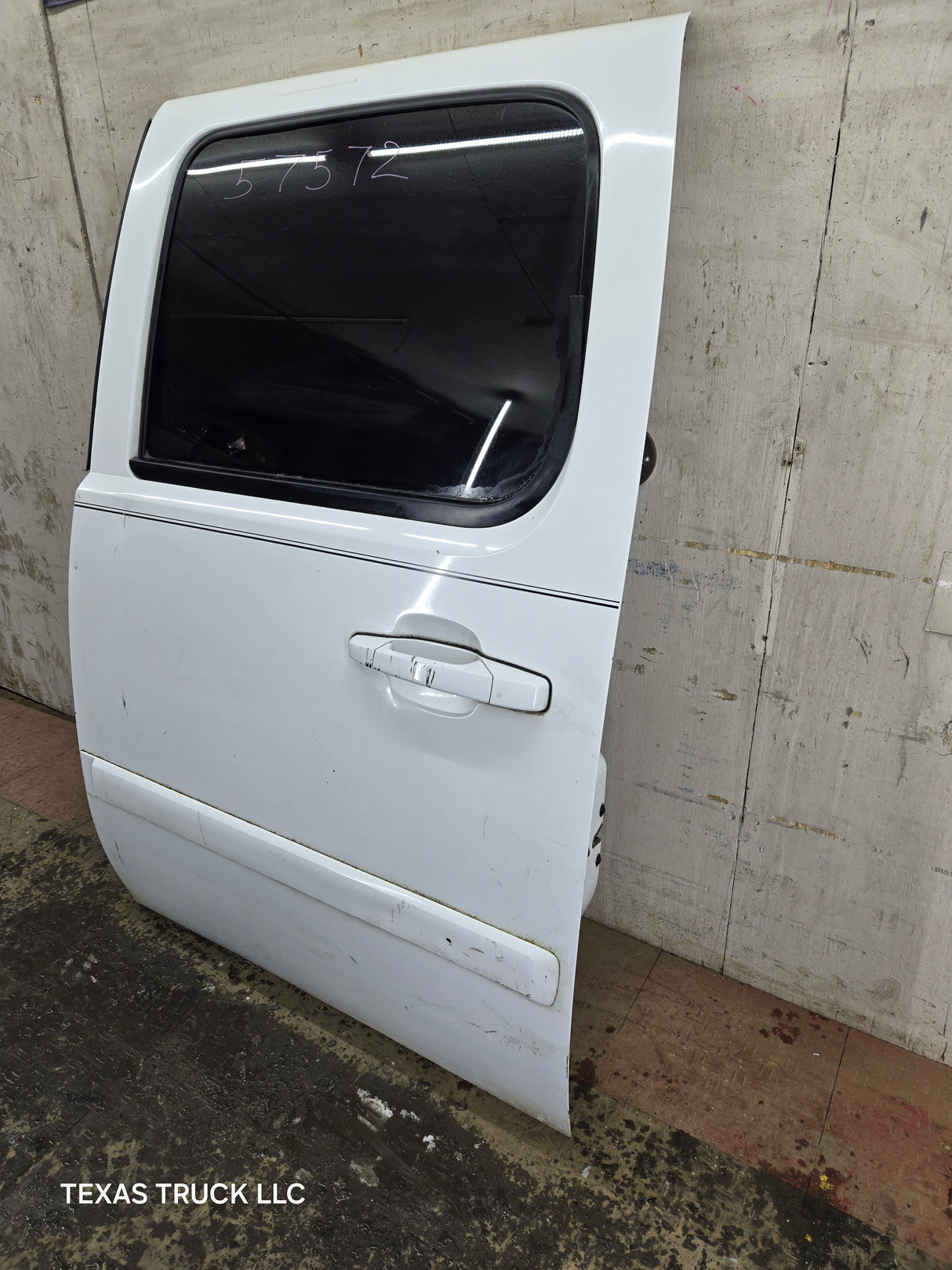 2007-2013 Chevrolet Silverado / GMC Sierra 1500 2500 3500 HD Crew Cab LH Driver Side Rear Door