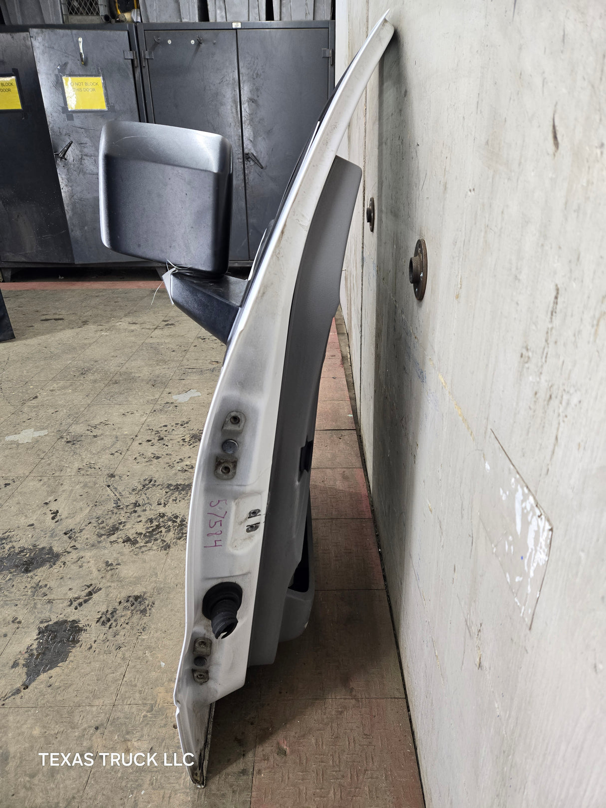 2004-2008 Ford F150 RH Passenger Front CREW Cab Door