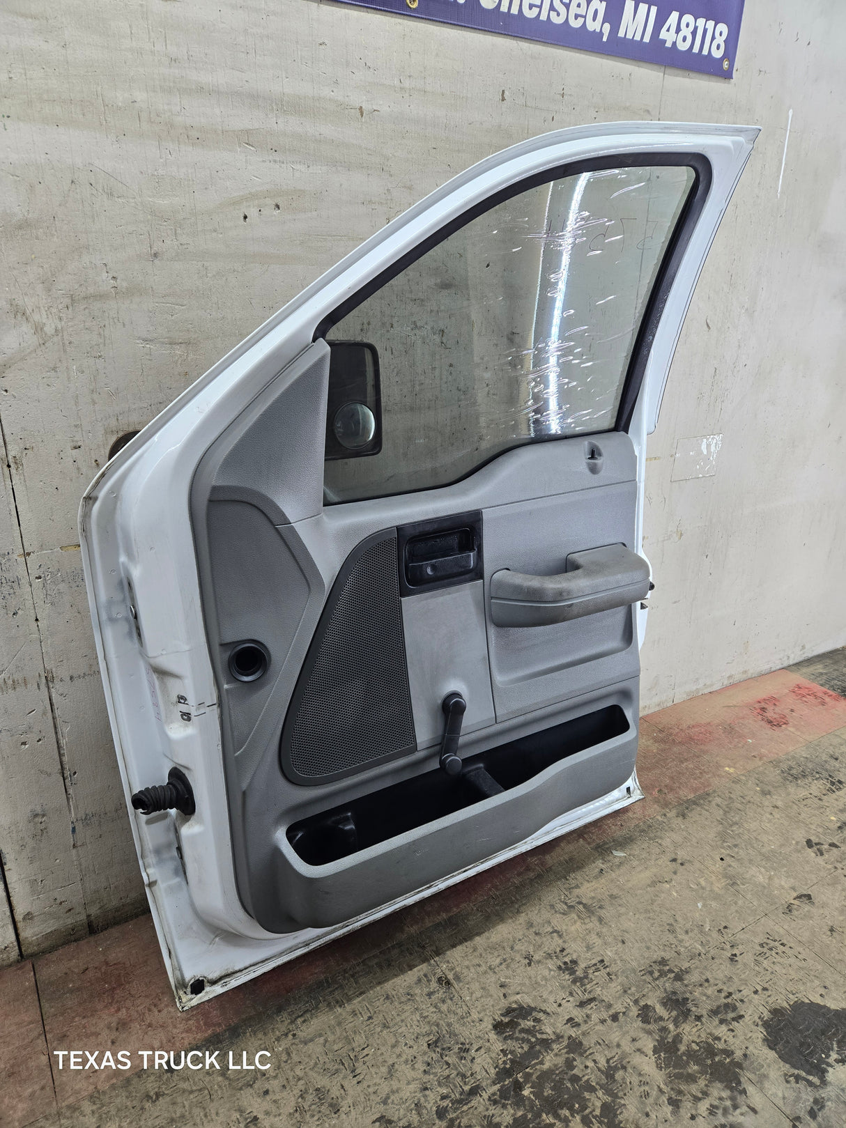 2004-2008 Ford F150 RH Passenger Front CREW Cab Door