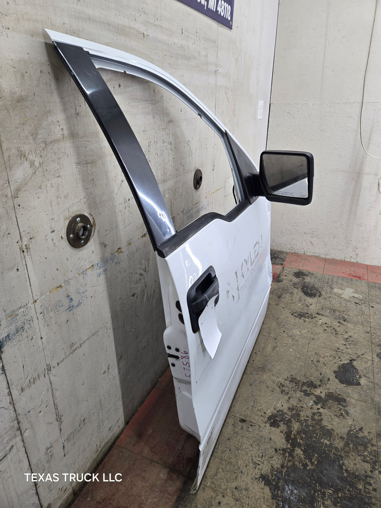 2004-2008 Ford F150 RH Passenger Front CREW Cab Door