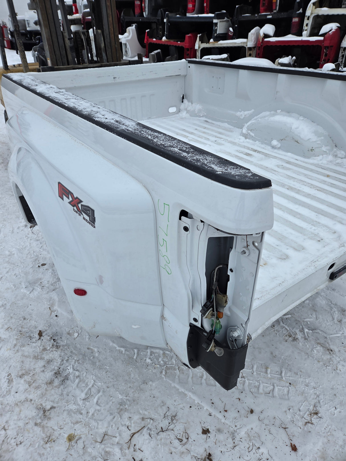 2017-2022 Ford Super Duty F350 F450 F550 8' Dually Bed - Oxford White