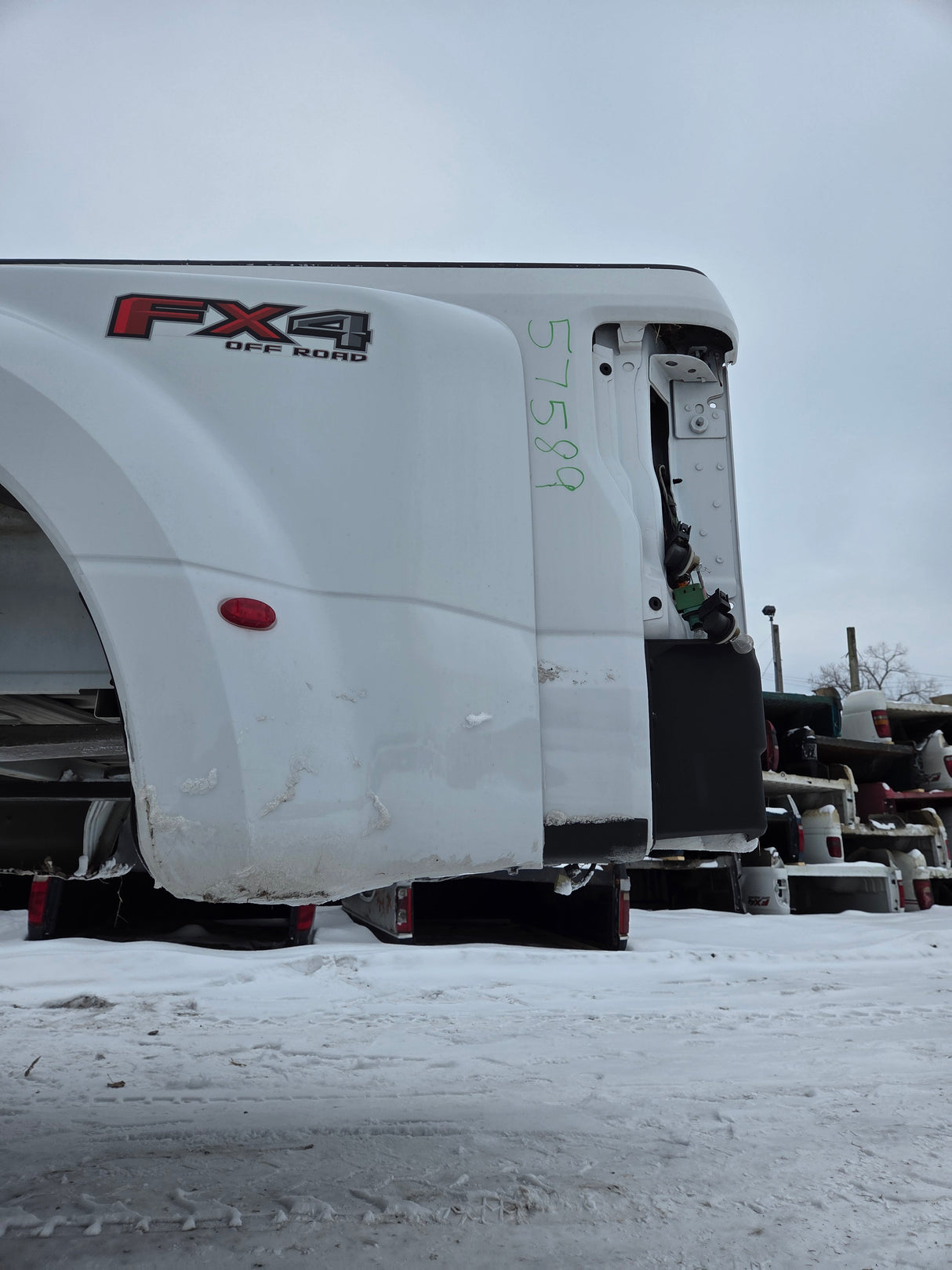 2017-2022 Ford Super Duty F350 F450 F550 8' Dually Bed - Oxford White