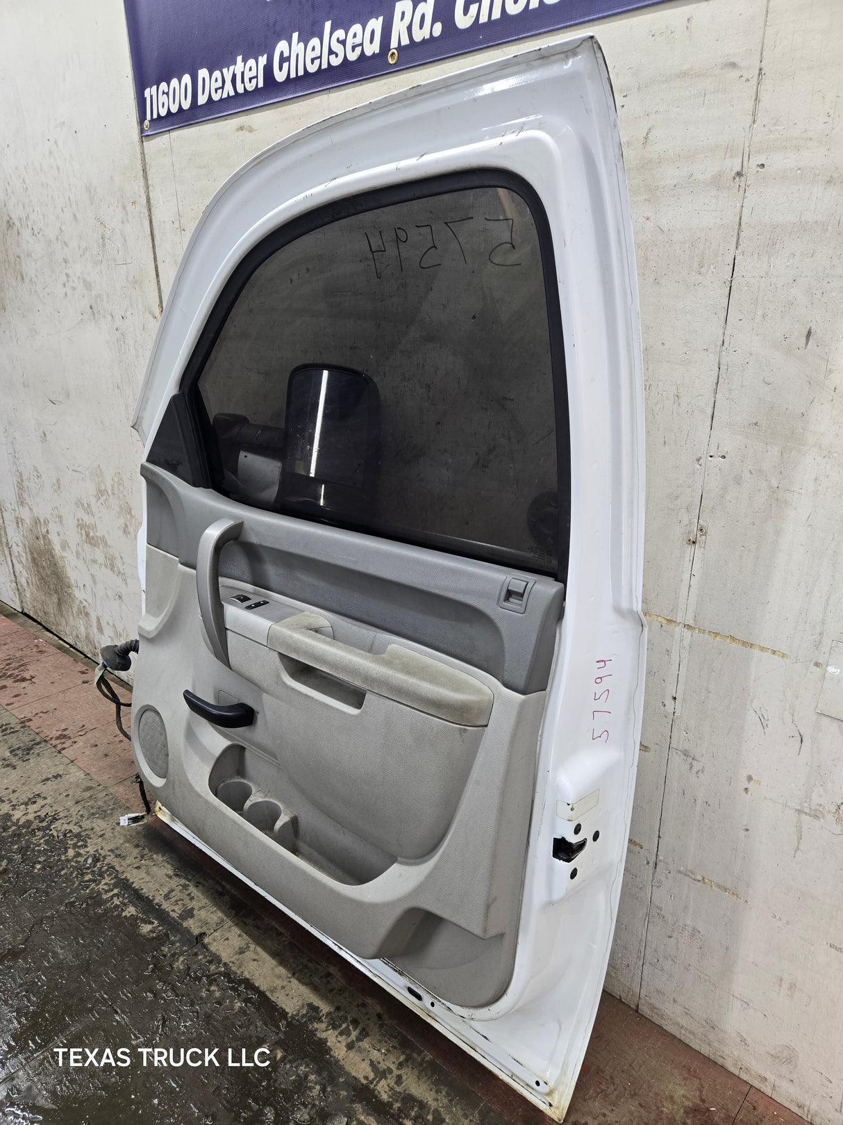 2007-2013 Chevrolet Silverado / GMC Sierra 1500 2500 3500 HD RH Front Passenger Side Door