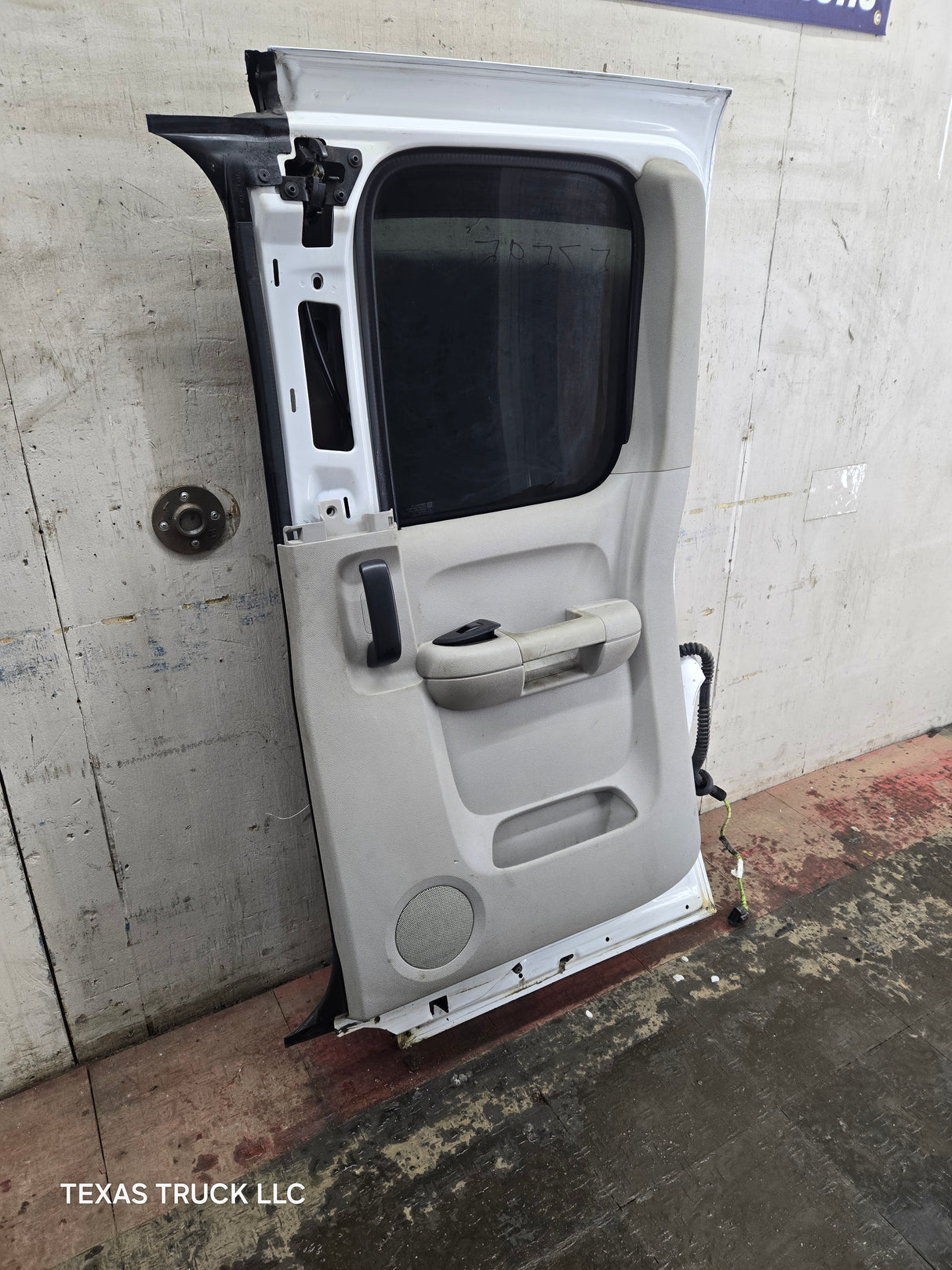 2007-2013 Chevrolet Silverado / GMC Sierra 1500 2500 3500 HD Passenger side Extended Cab RH Rear Door