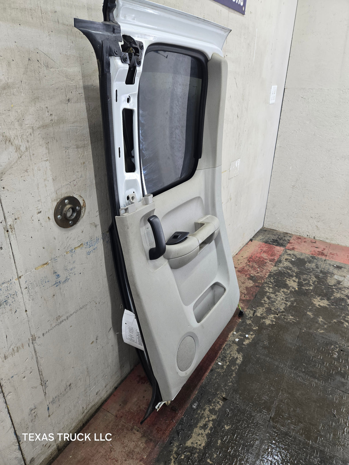 2007-2013 Chevrolet Silverado / GMC Sierra 1500 2500 3500 HD Passenger side Extended Cab RH Rear Door