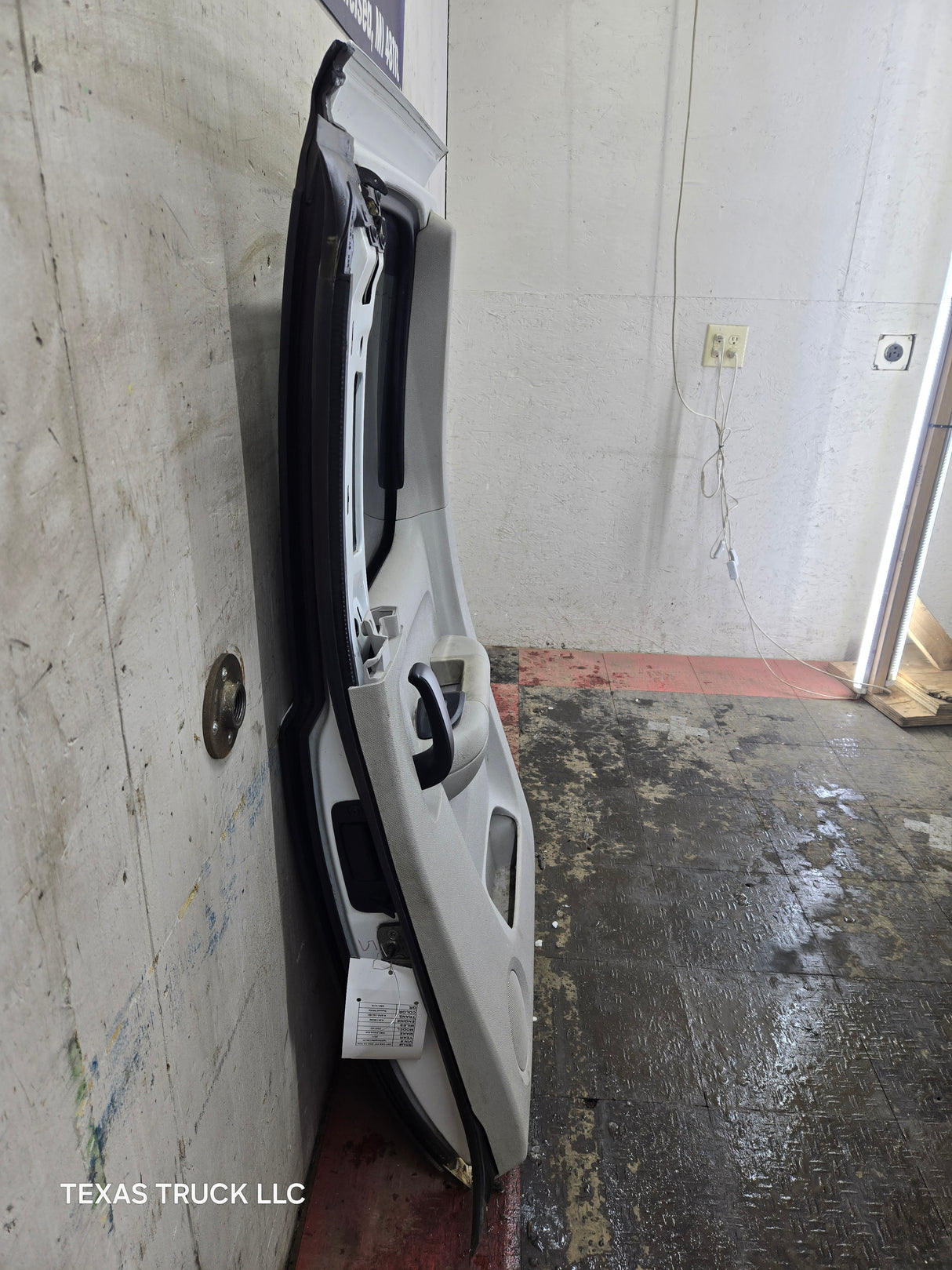 2007-2013 Chevrolet Silverado / GMC Sierra 1500 2500 3500 HD Passenger side Extended Cab RH Rear Door