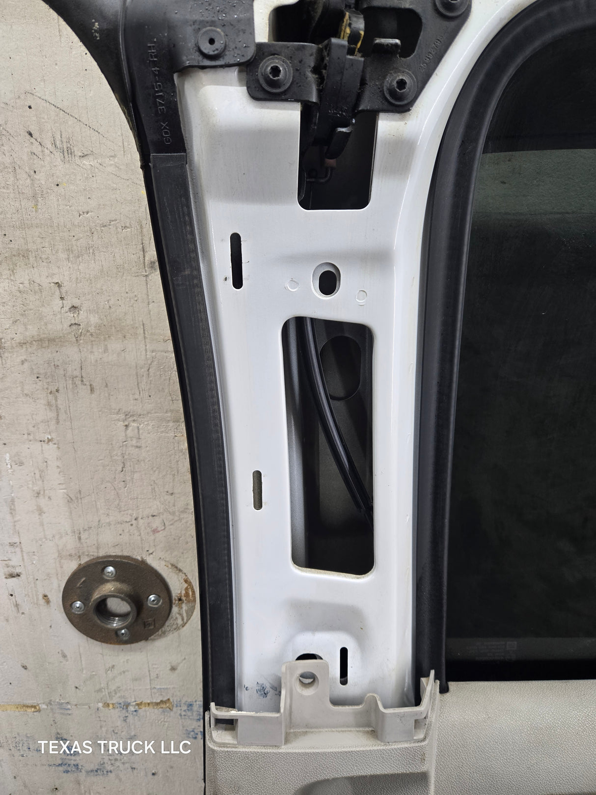 2007-2013 Chevrolet Silverado / GMC Sierra 1500 2500 3500 HD Passenger side Extended Cab RH Rear Door