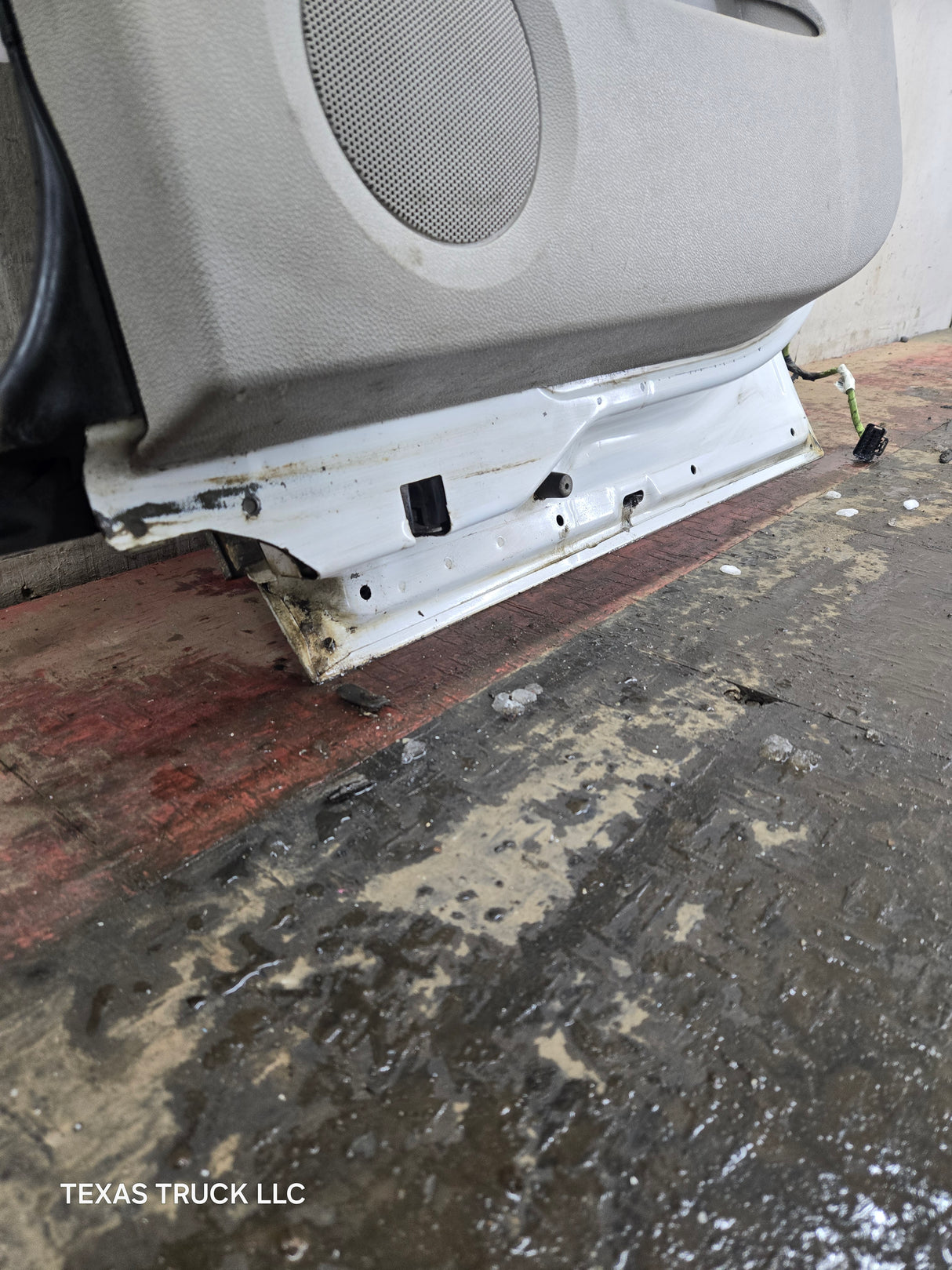 2007-2013 Chevrolet Silverado / GMC Sierra 1500 2500 3500 HD Passenger side Extended Cab RH Rear Door