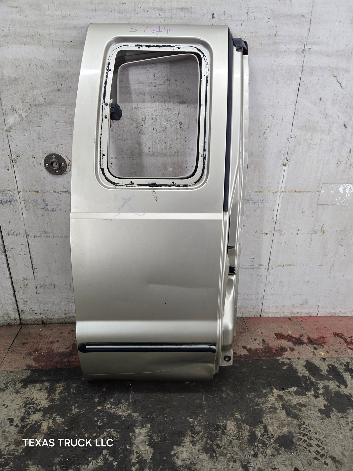 1999-2007 Ford Super Duty F250 F350 F450 F550 RH Extended Cab Passenger Rear Door