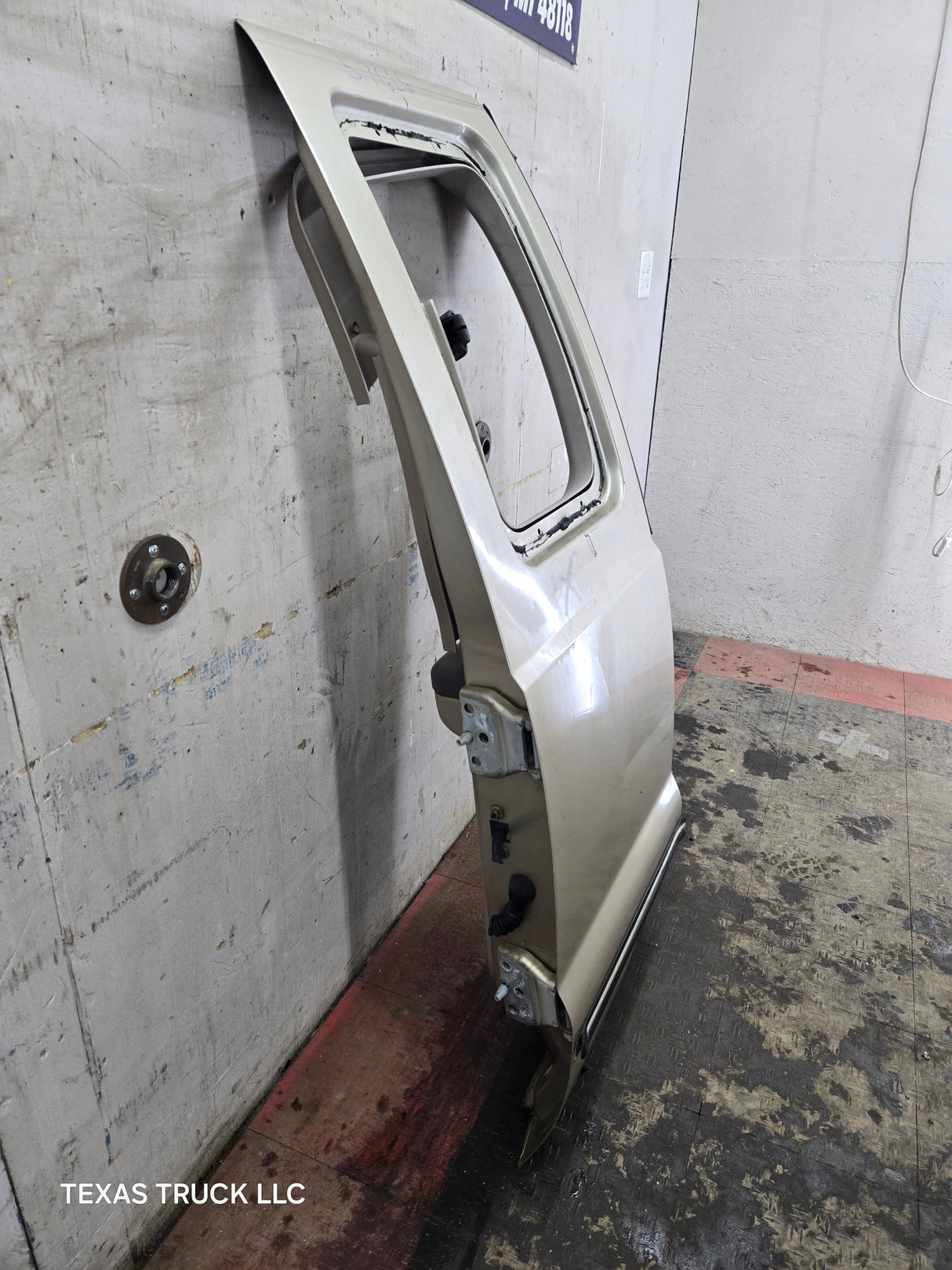 1999-2007 Ford Super Duty F250 F350 F450 F550 RH Extended Cab Passenger Rear Door
