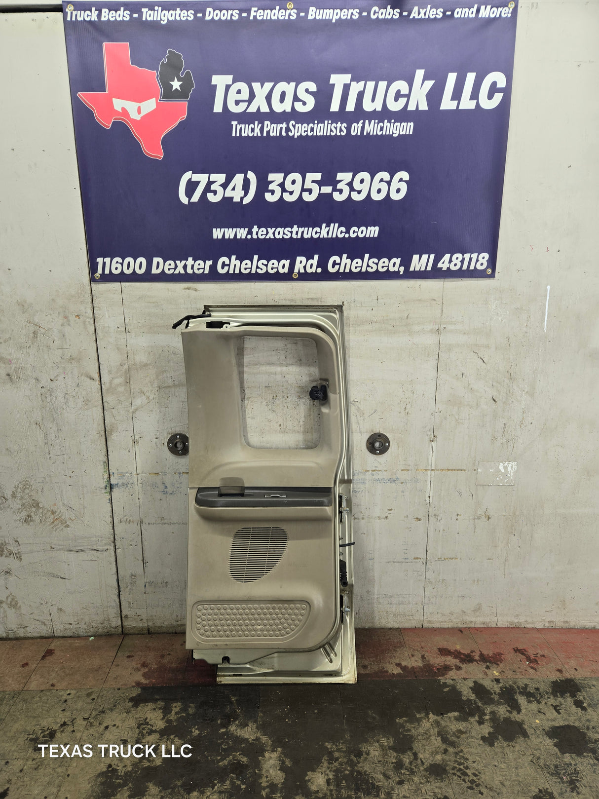 1999-2007 Ford Super Duty F250 F350 F450 F550 RH Extended Cab Passenger Rear Door