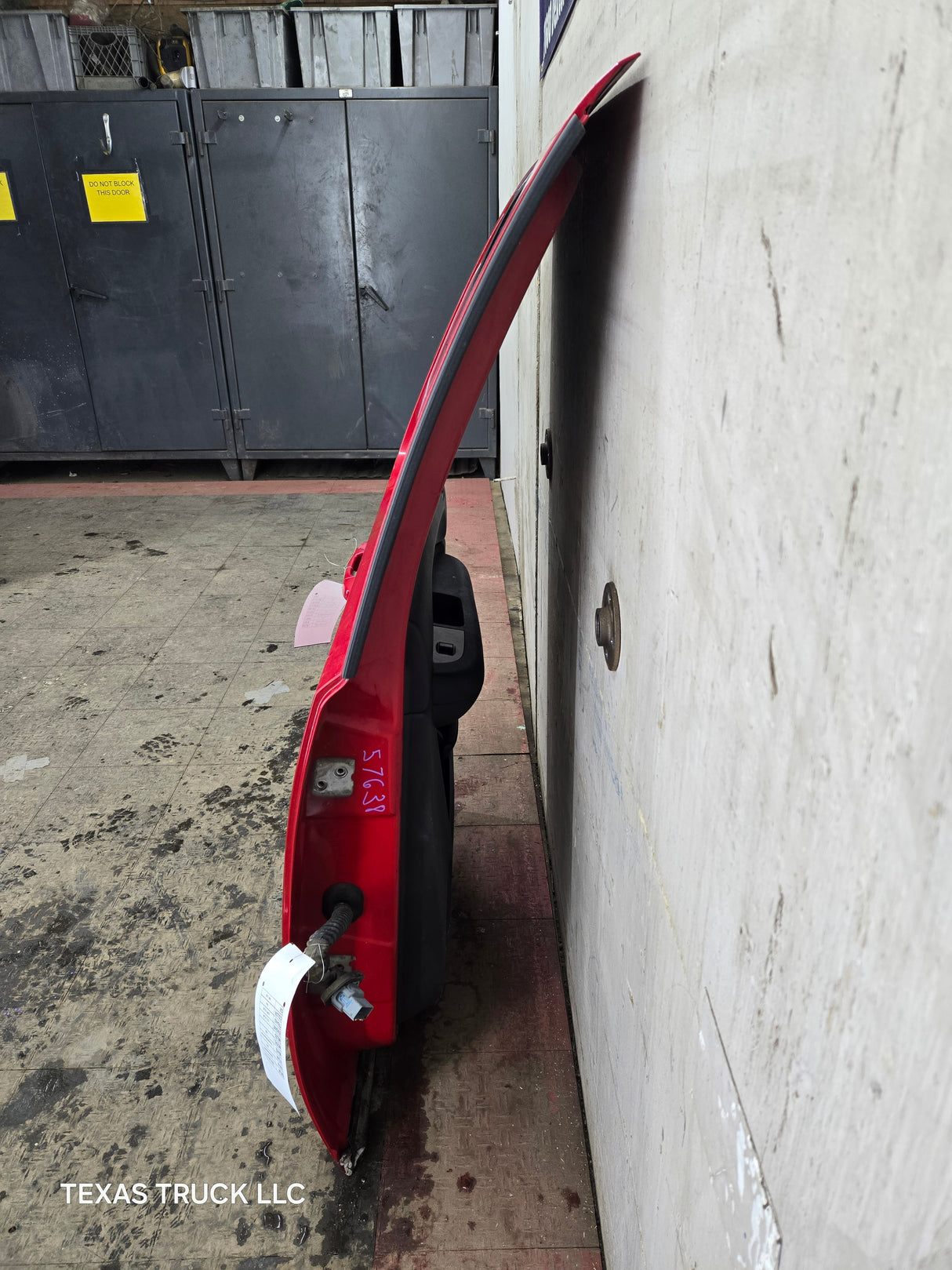 2007-2013 Chevrolet Silverado / GMC Sierra 1500 2500 3500 HD Crew Cab RH Passenger Rear Door