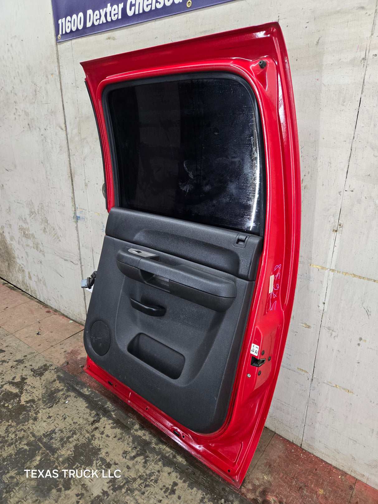 2007-2013 Chevrolet Silverado / GMC Sierra 1500 2500 3500 HD Crew Cab RH Passenger Rear Door