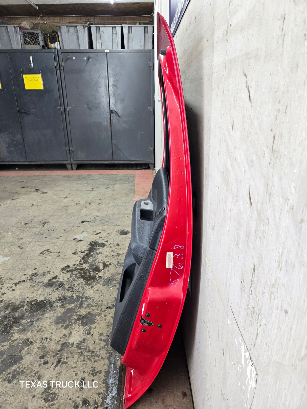 2007-2013 Chevrolet Silverado / GMC Sierra 1500 2500 3500 HD Crew Cab RH Passenger Rear Door